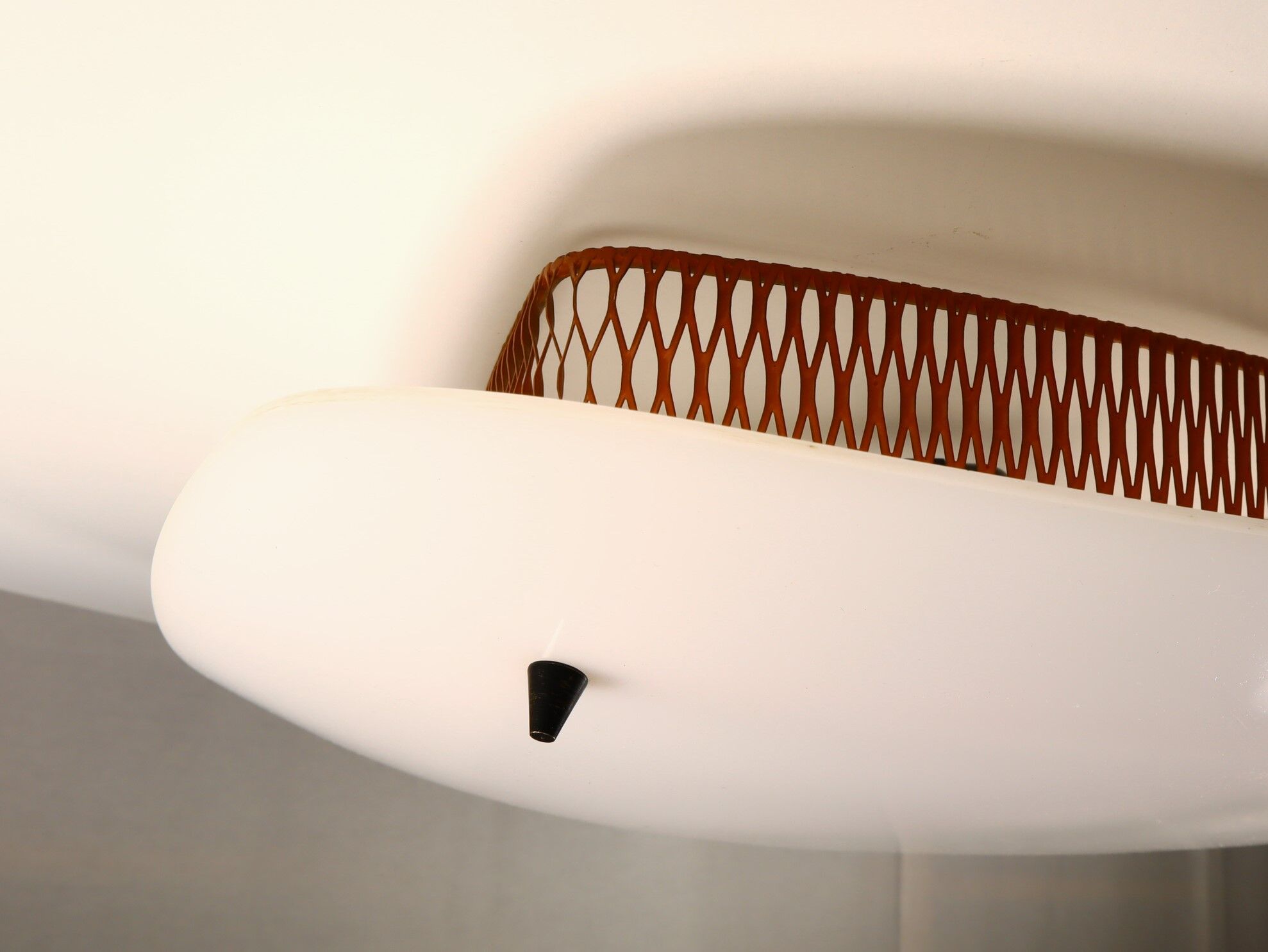 Plafonnier métal perforé 1950