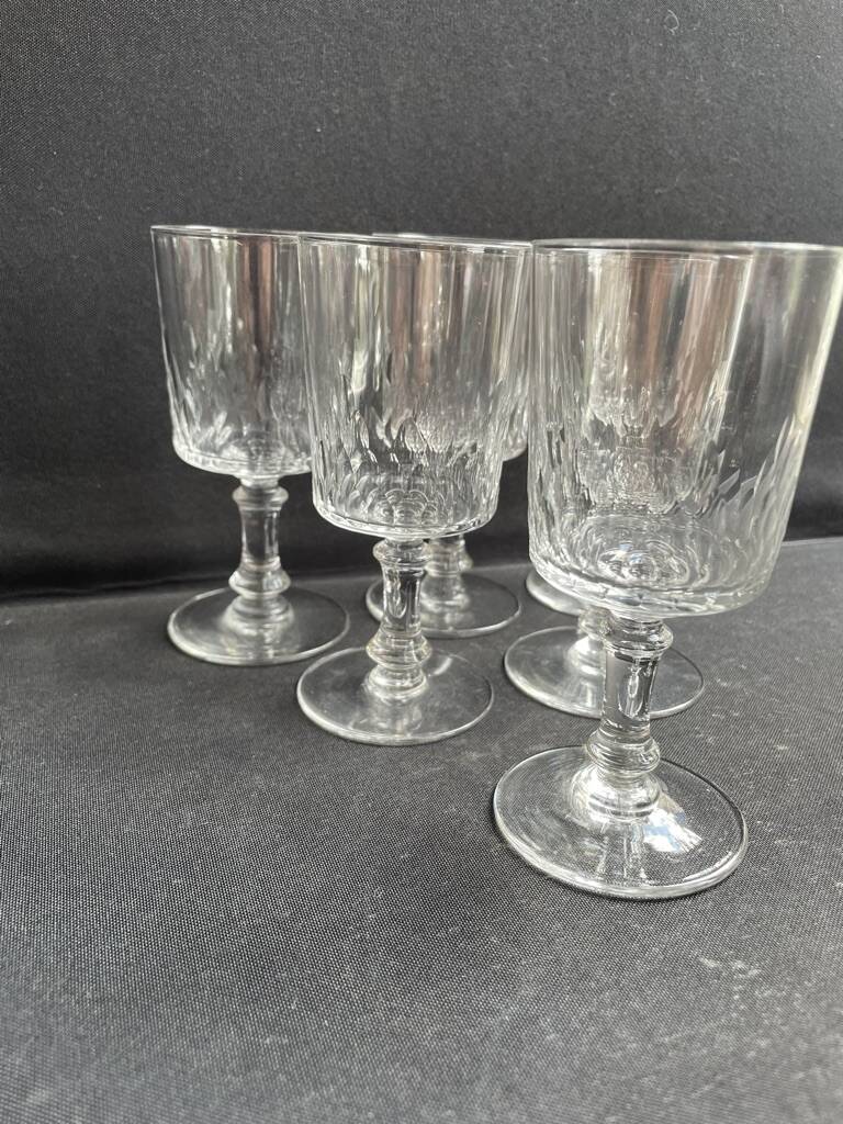 6 Baccarat Champigny wine glasses