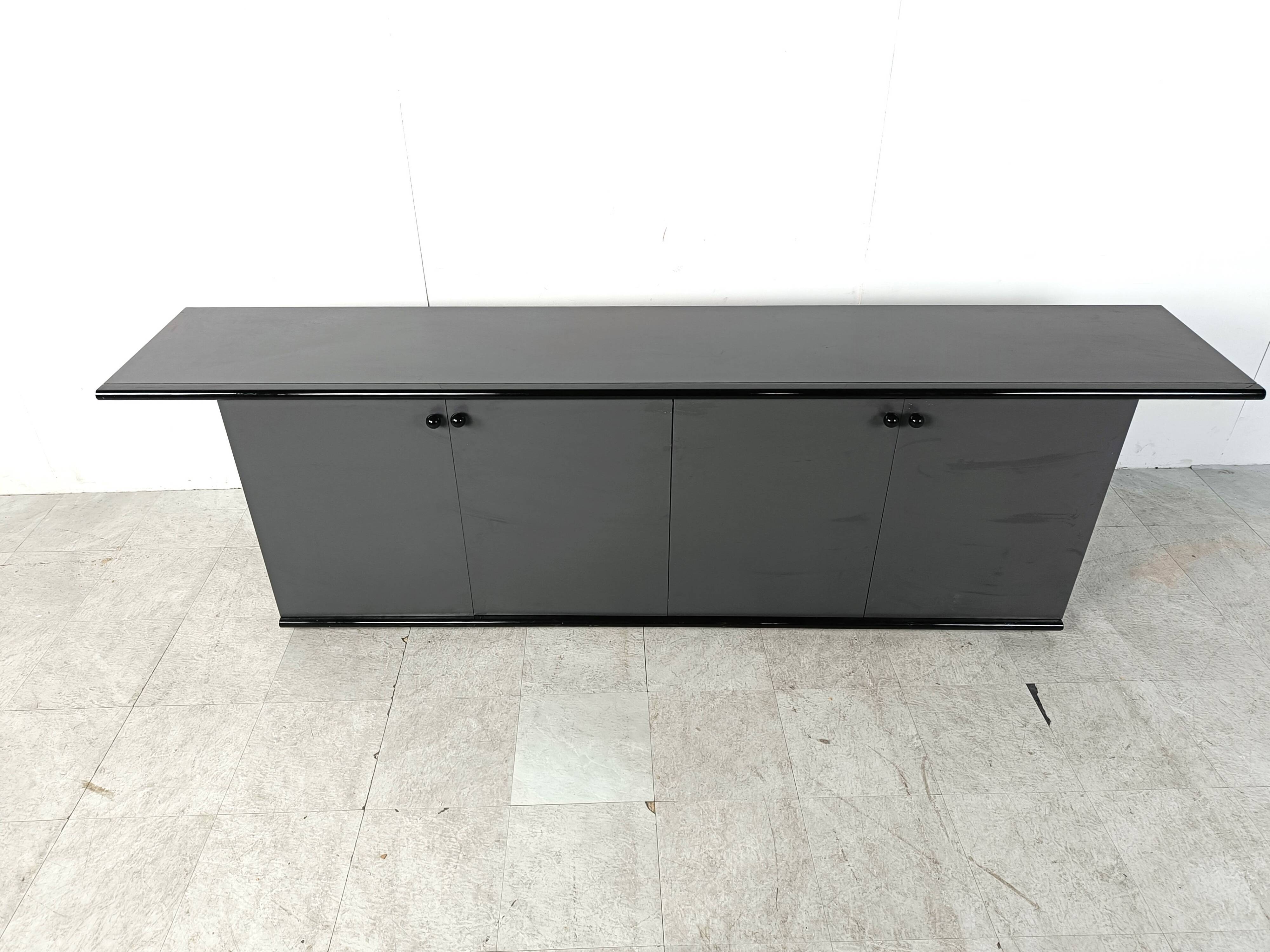 Buffet vintage des années 1980