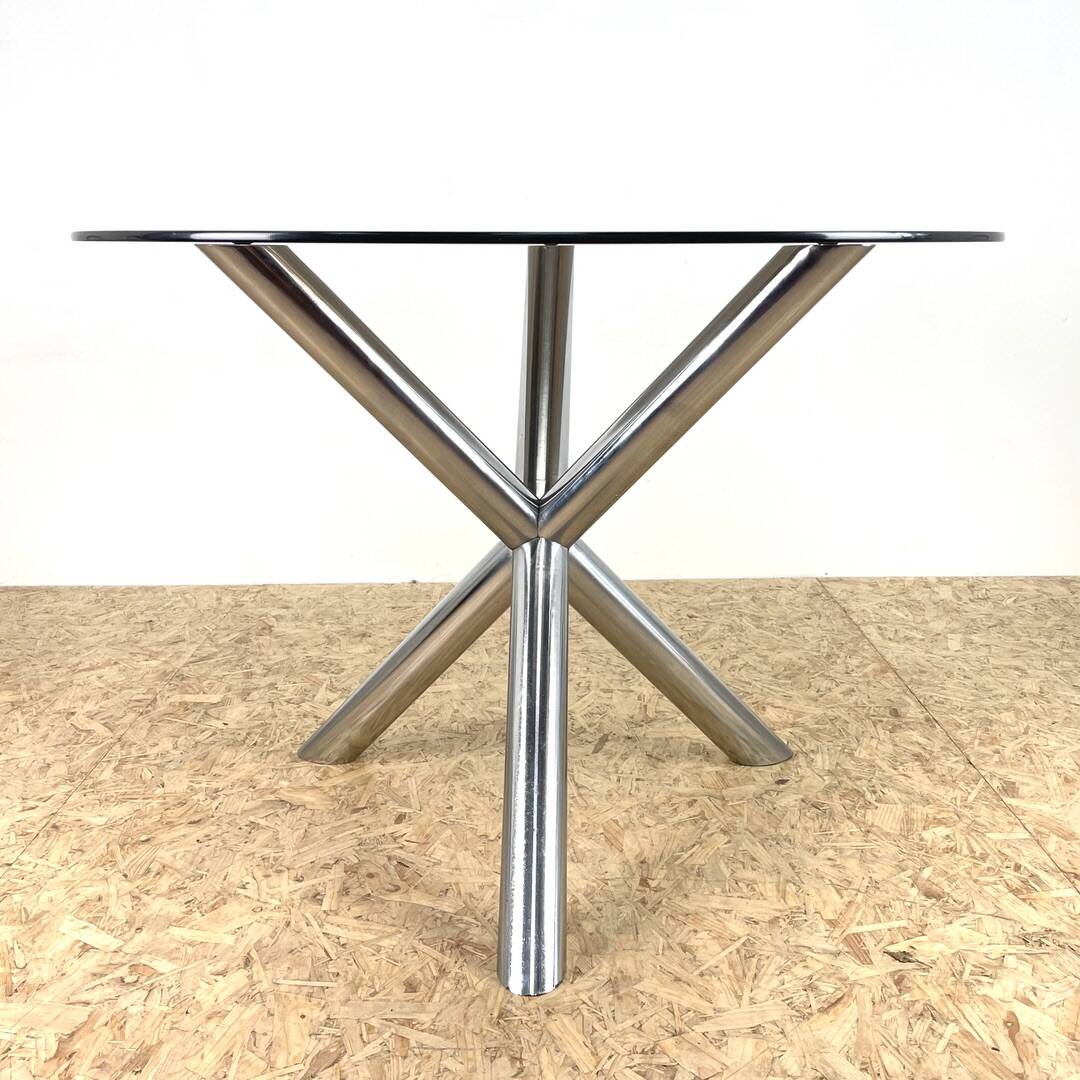 Table à manger Mid-Century par Roche Bobois.