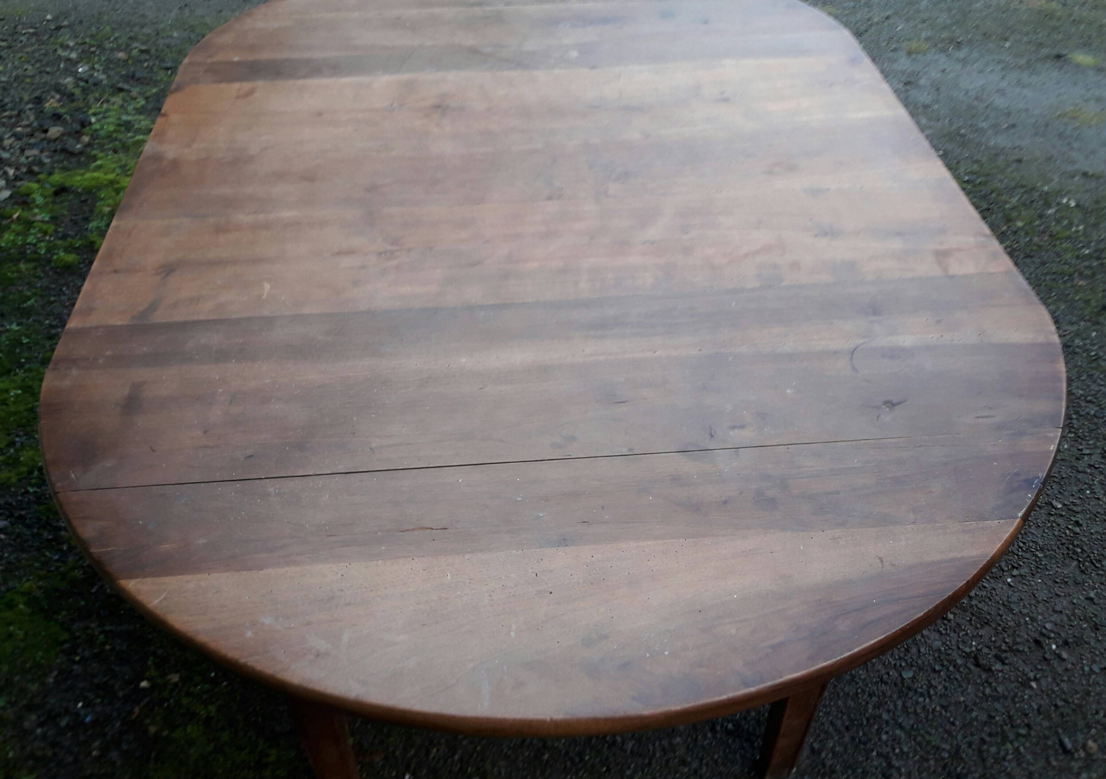 Oval fruit wood farm table
