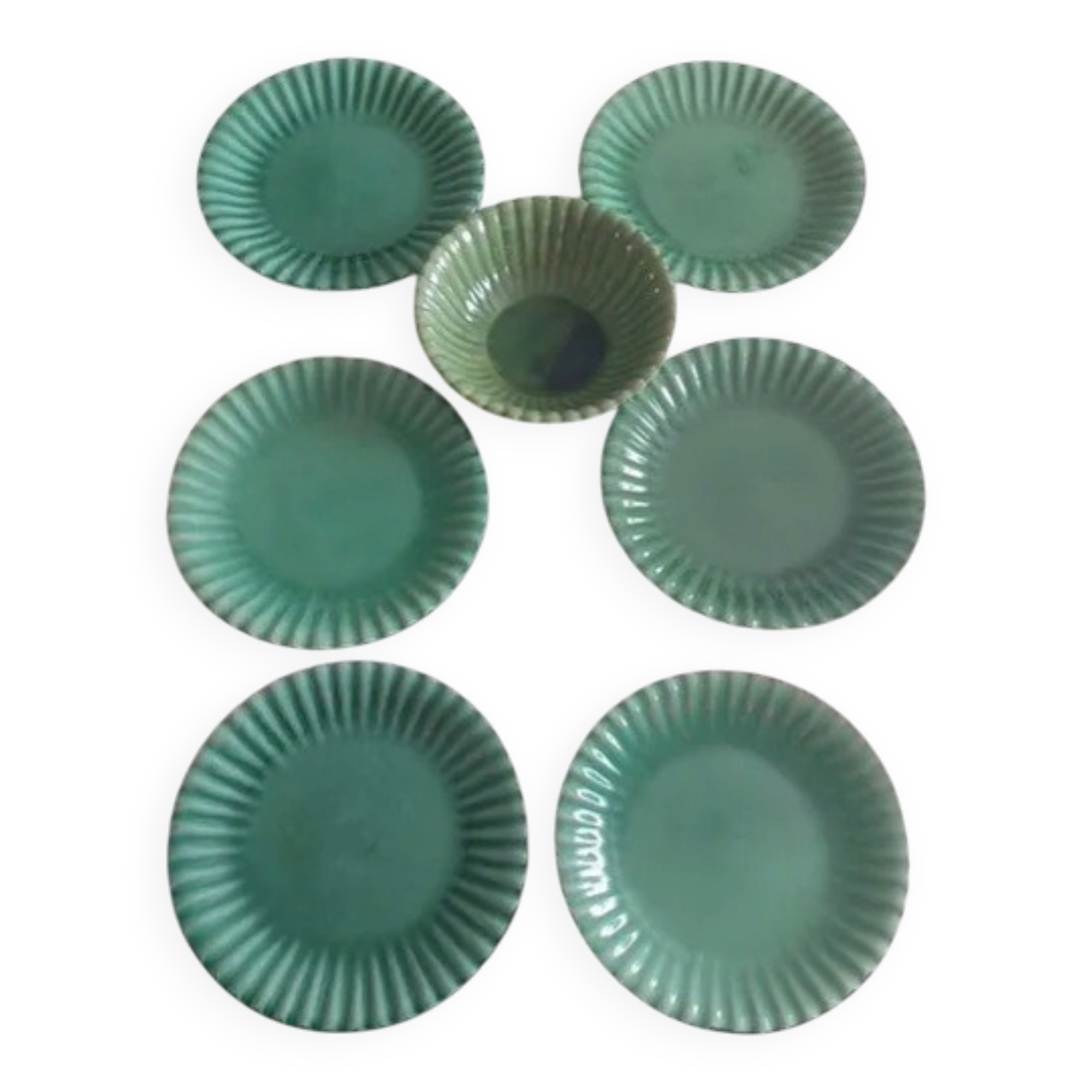 6 green flat plates from Terre è Provence + small salad bowl