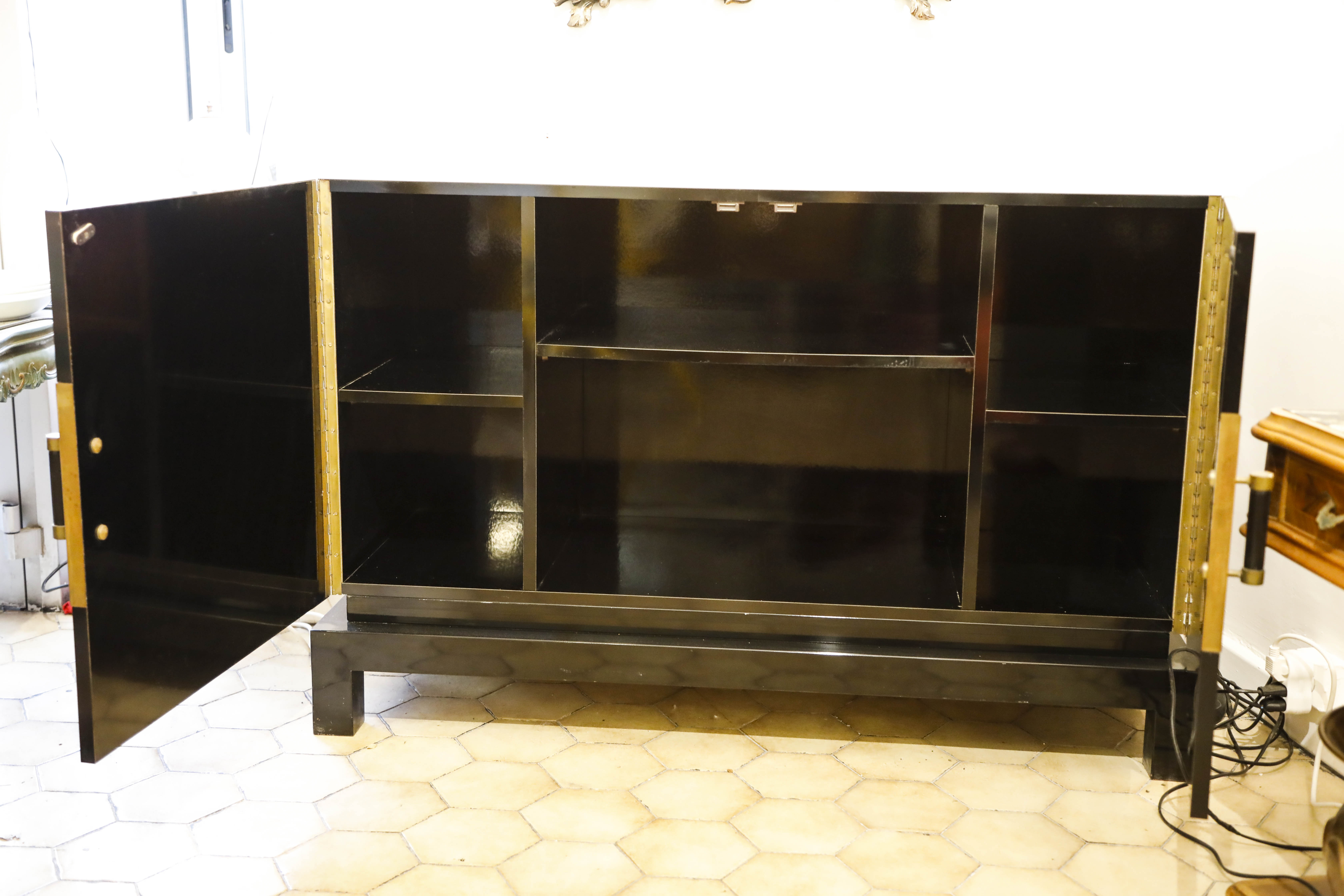 Black lay line buffet design italy 70