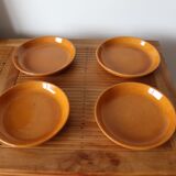 4 plates with old ravel dessert in terracotta