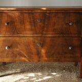Low chest of drawers in 20th century walnut
