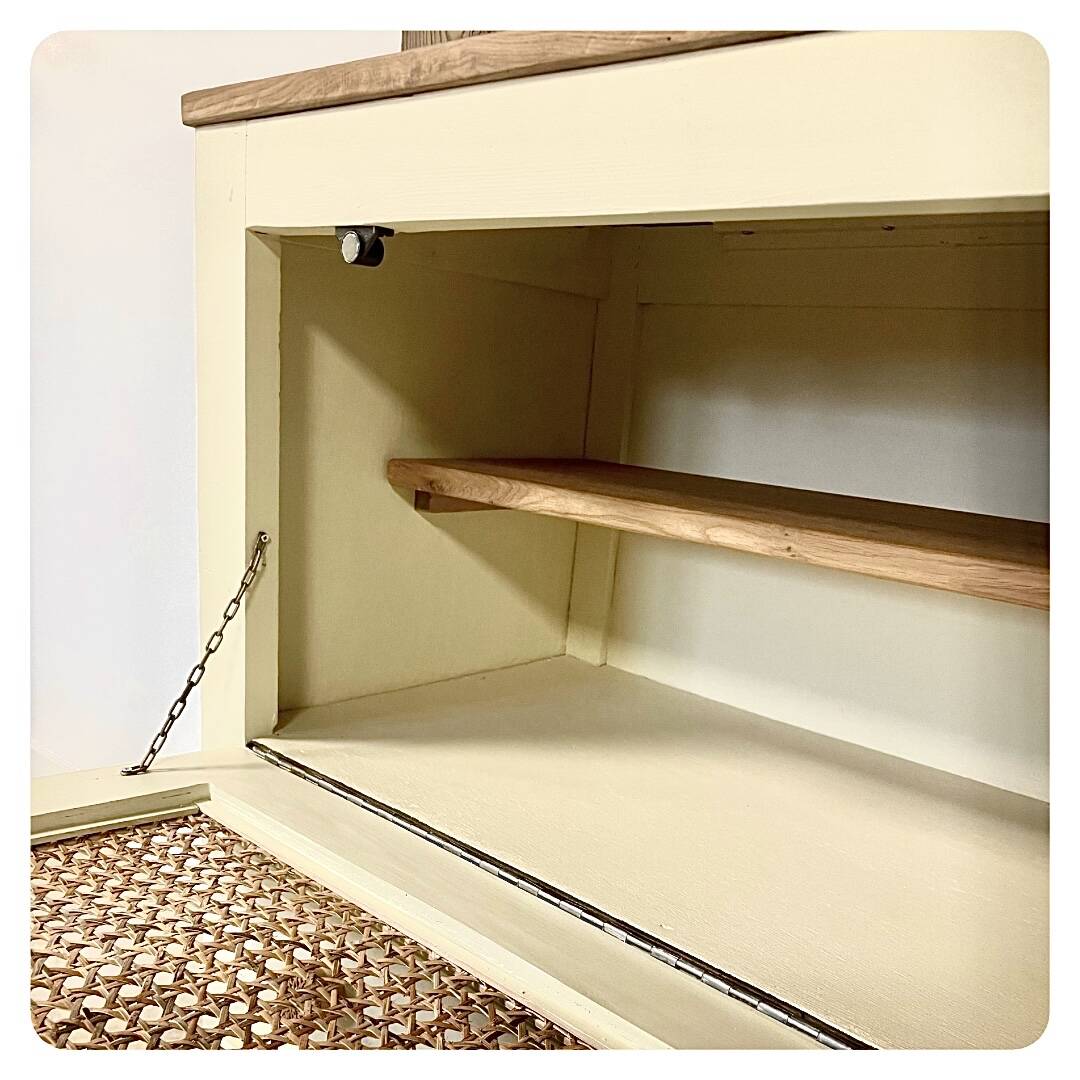 Vintage chest of drawers with 3 drawers and a flap