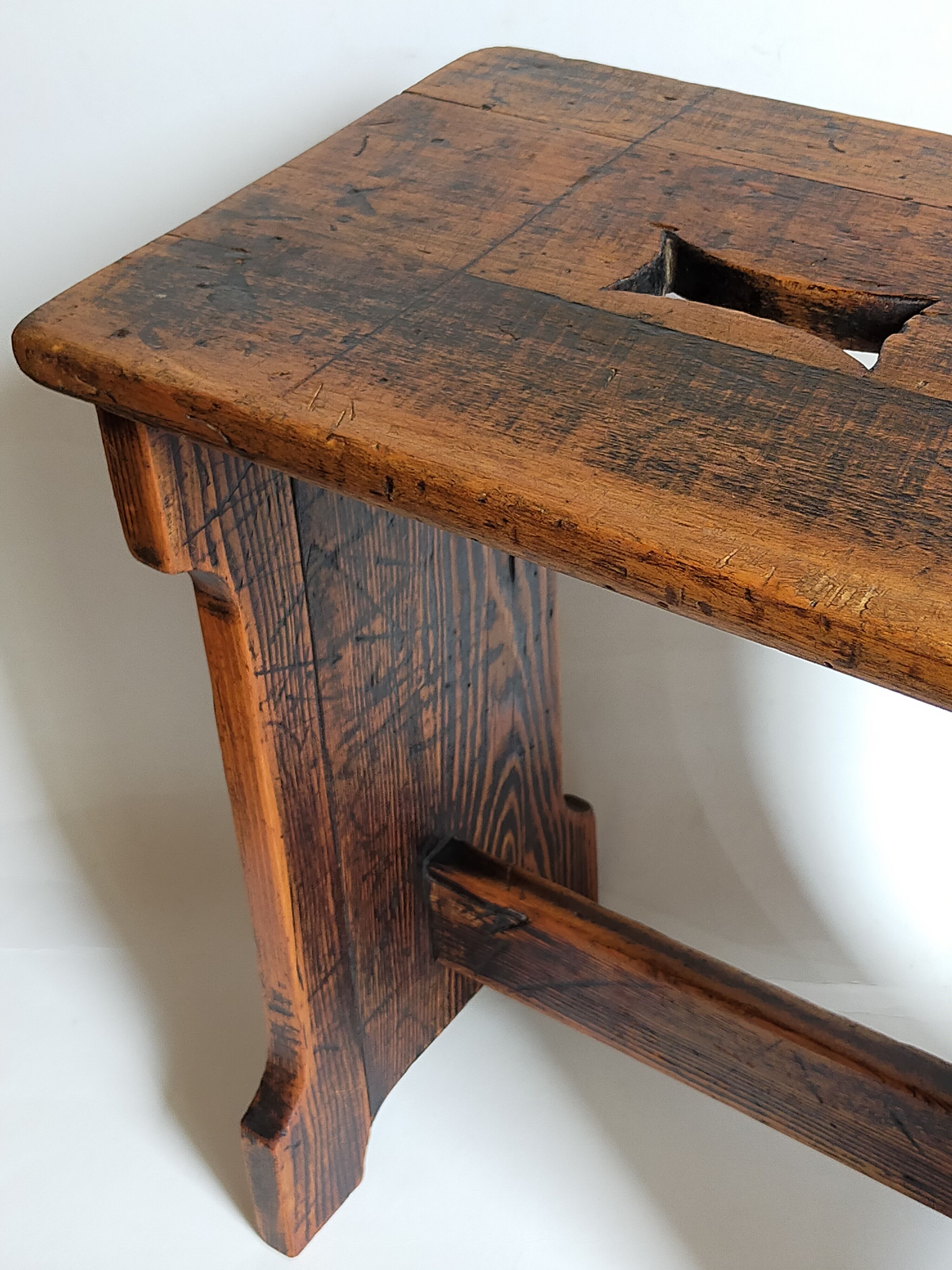 Stool of auxiliary Art-popular in old solid wood