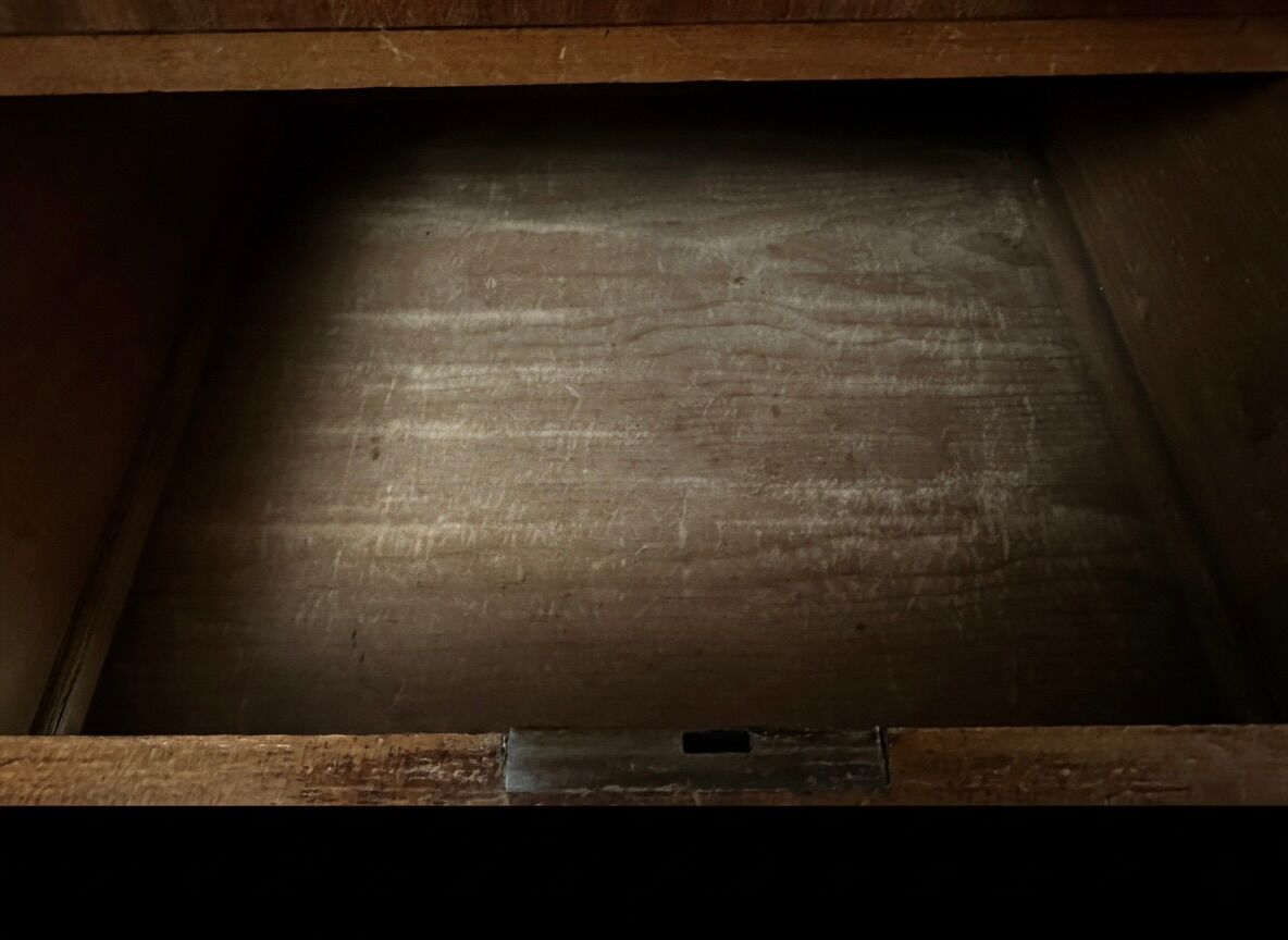 George III English Commode in Mahogany and Burl, Stretcher Feet – 19th Century