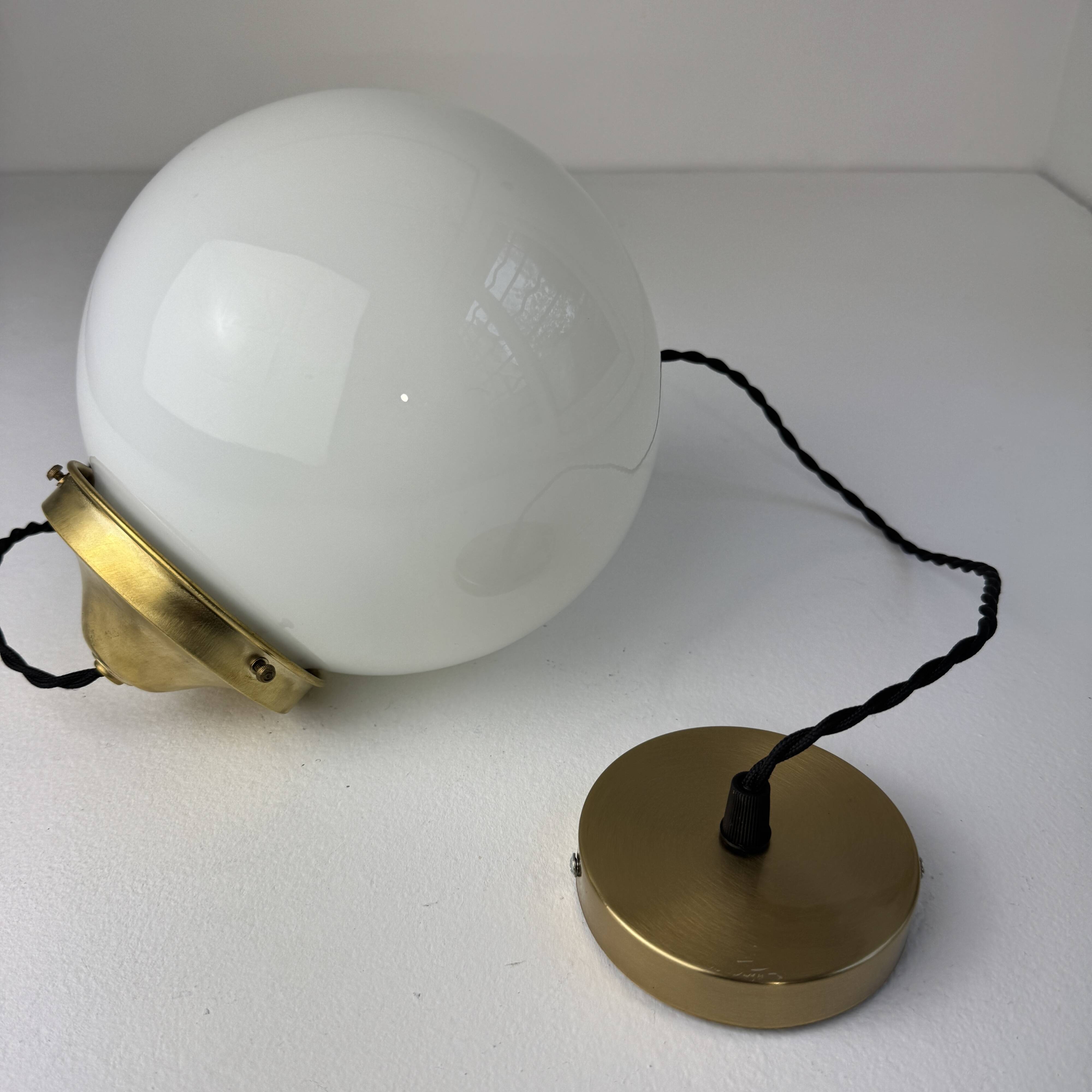 Paire d’anciennes suspensions en opaline 18 cm xl vintage