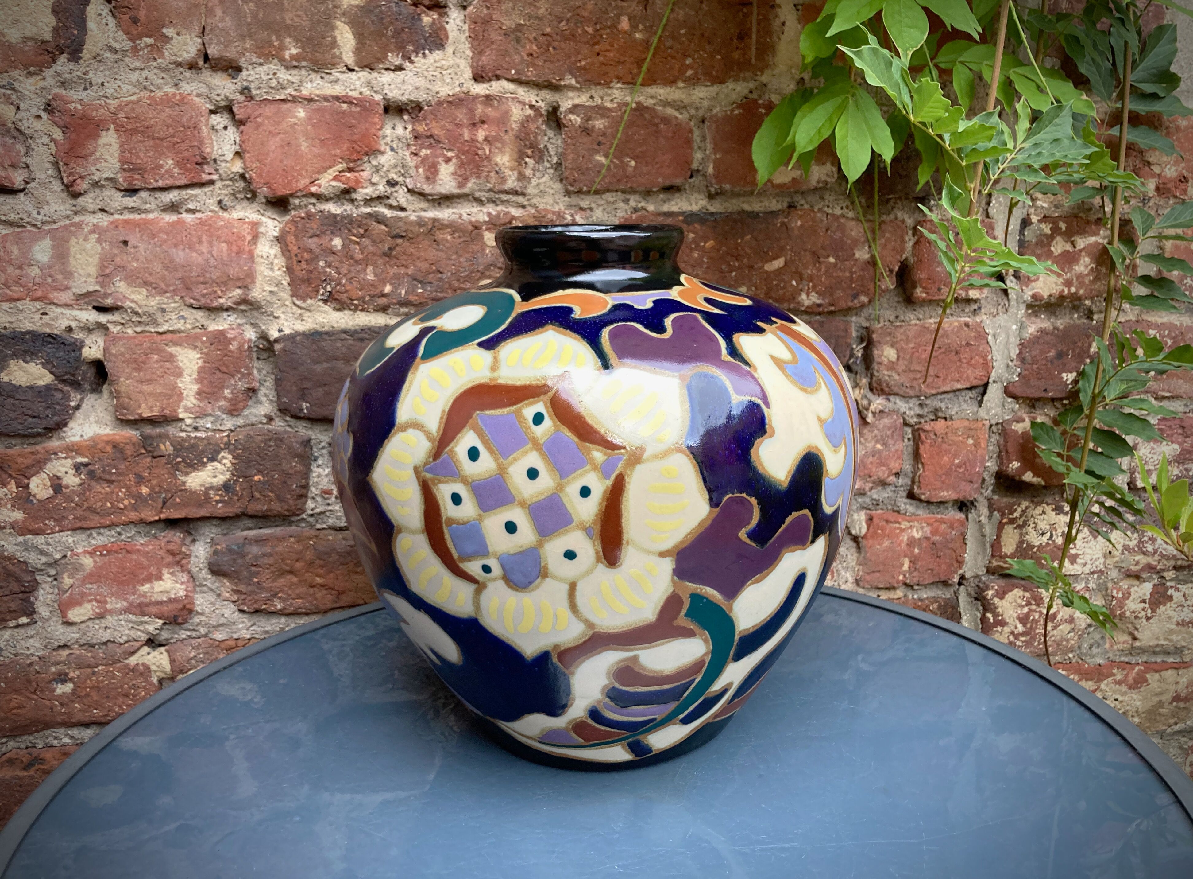 Aca vase by Lena Tonoda