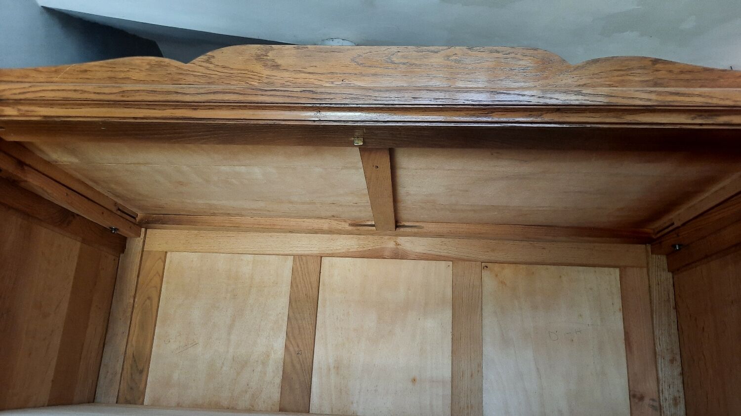 Armoire parisienne