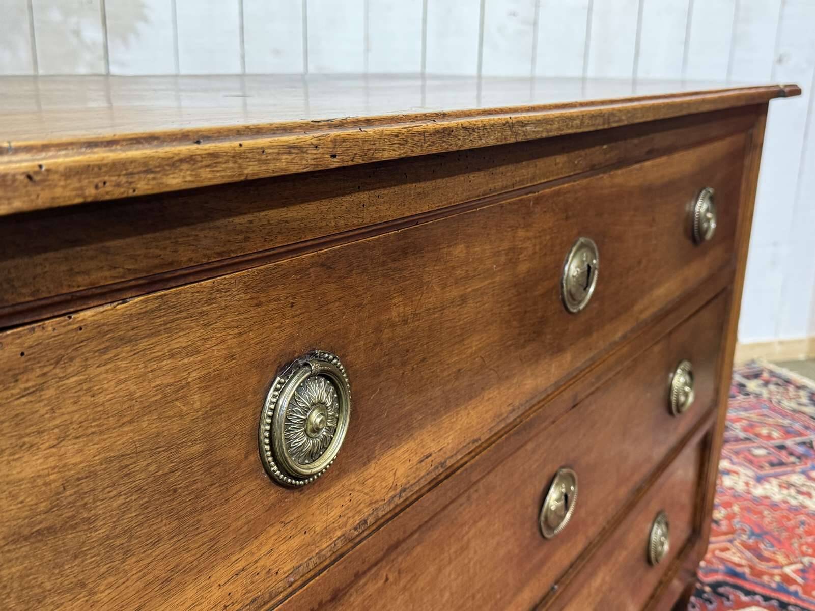 Louis XVI commode from the 18th century in walnut.