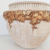 Terracotta pot cache golden flowers