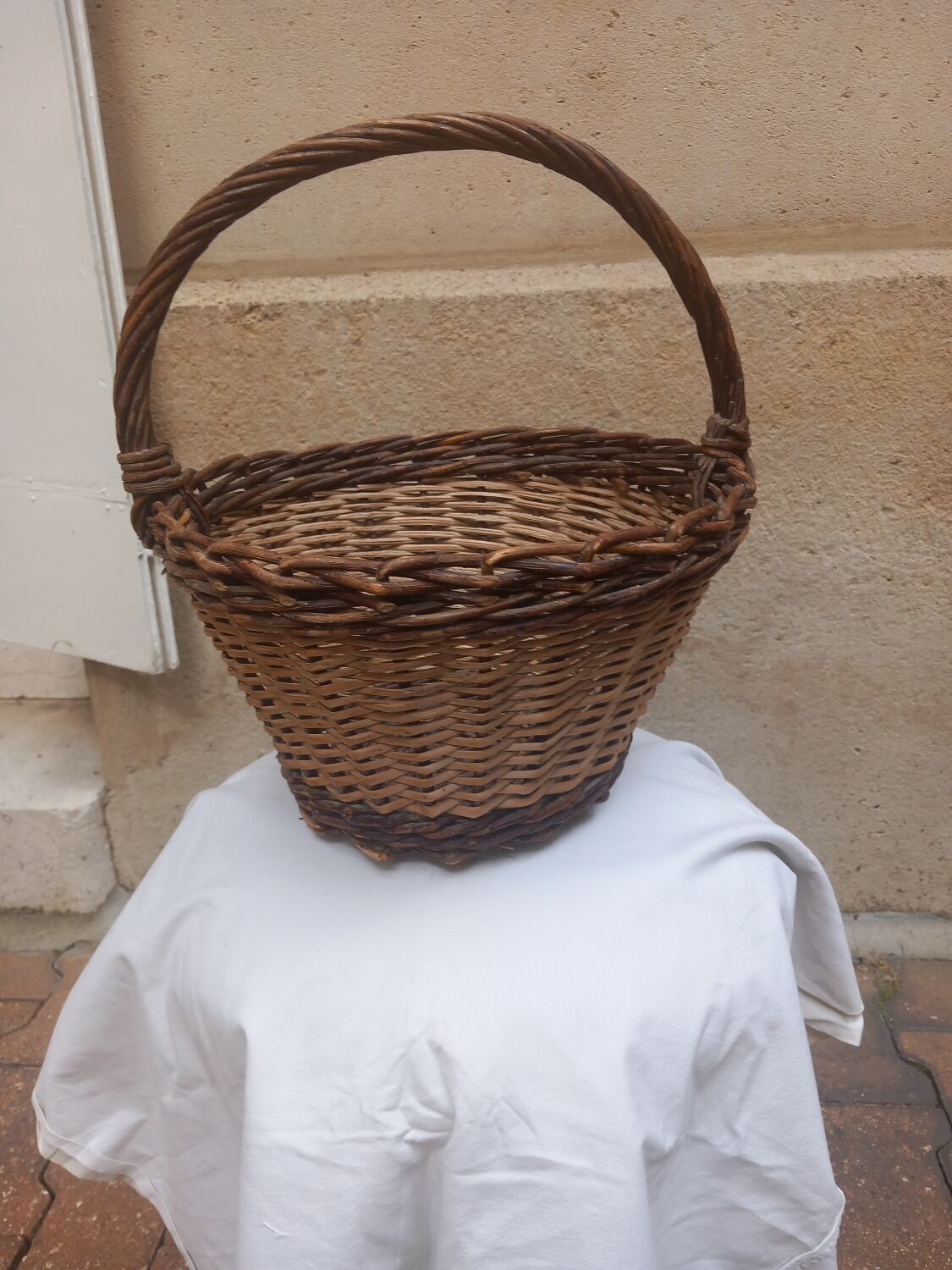 Panier tressé osier et noisetier