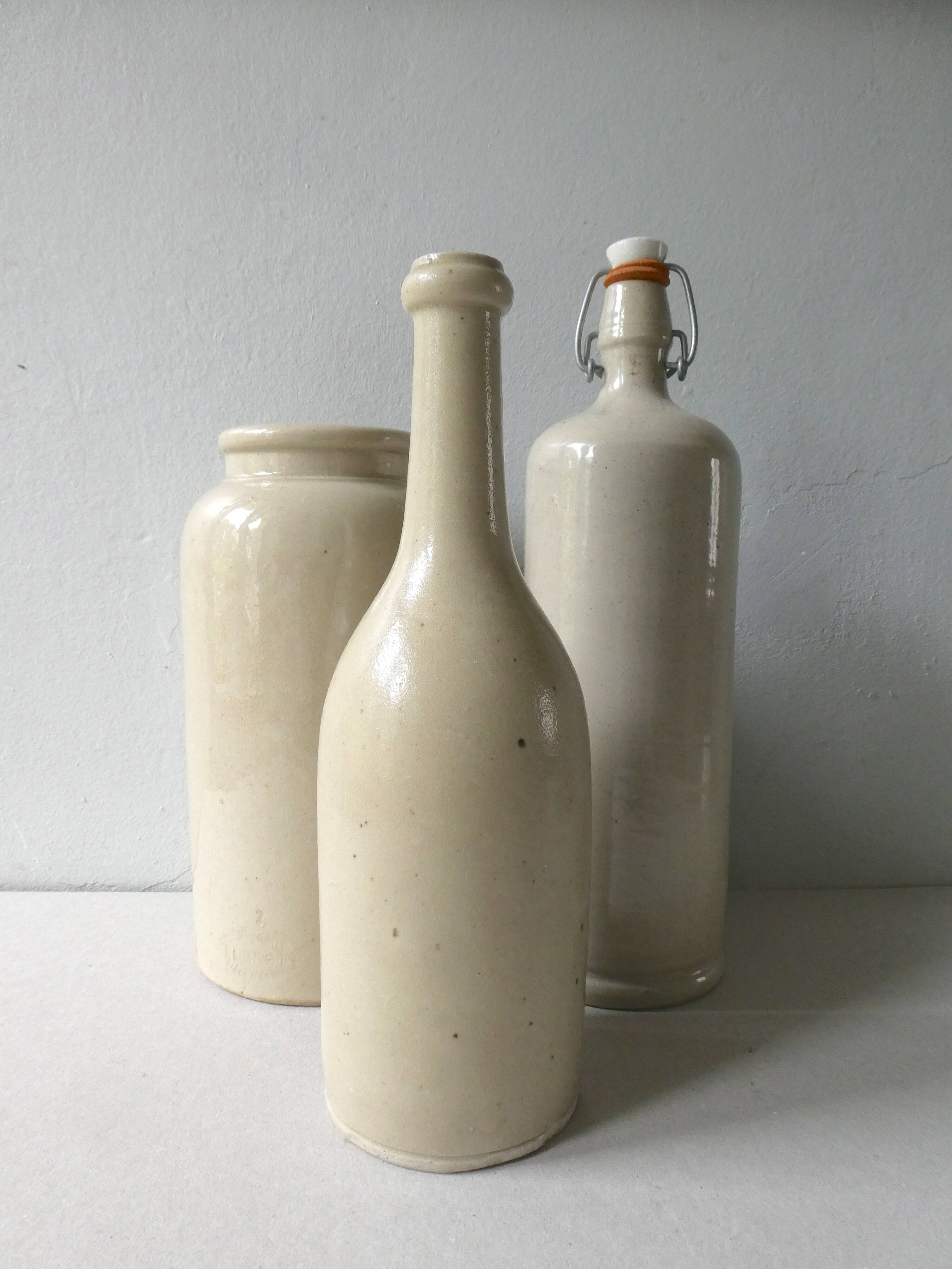 Lot de 2 bouteilles et 1 pot en grès