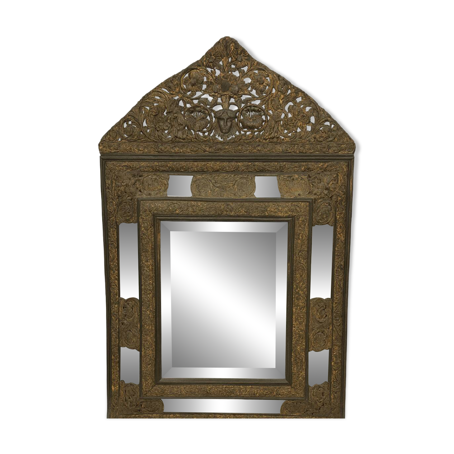 Antique mirror in repoussé and patinated copper from the Napoléon III era.