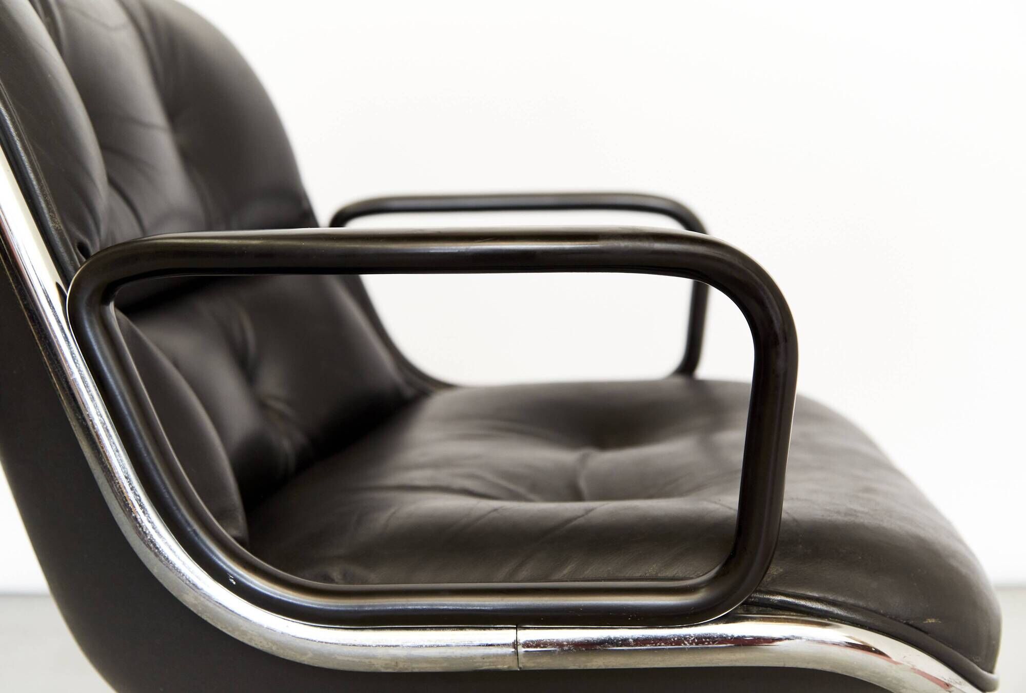 Charles Pollock, « président exécutif » de Knoll International