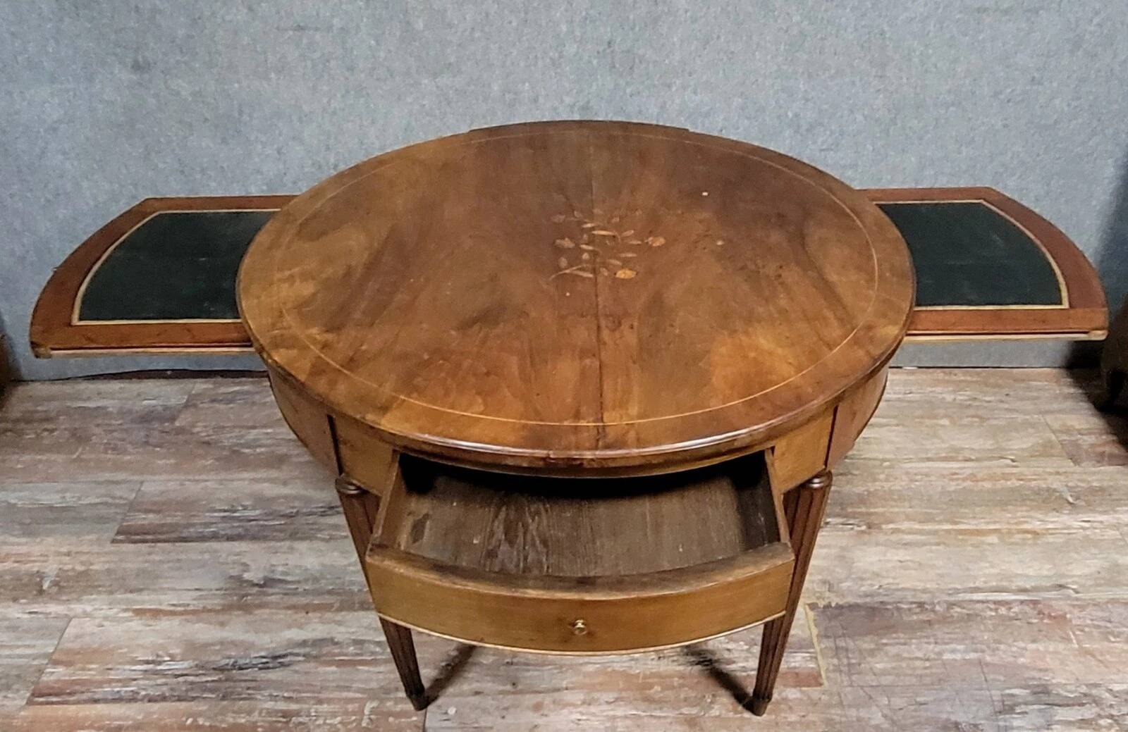 Louis XVI period marquetry bouillotte table, circa 1790-1800