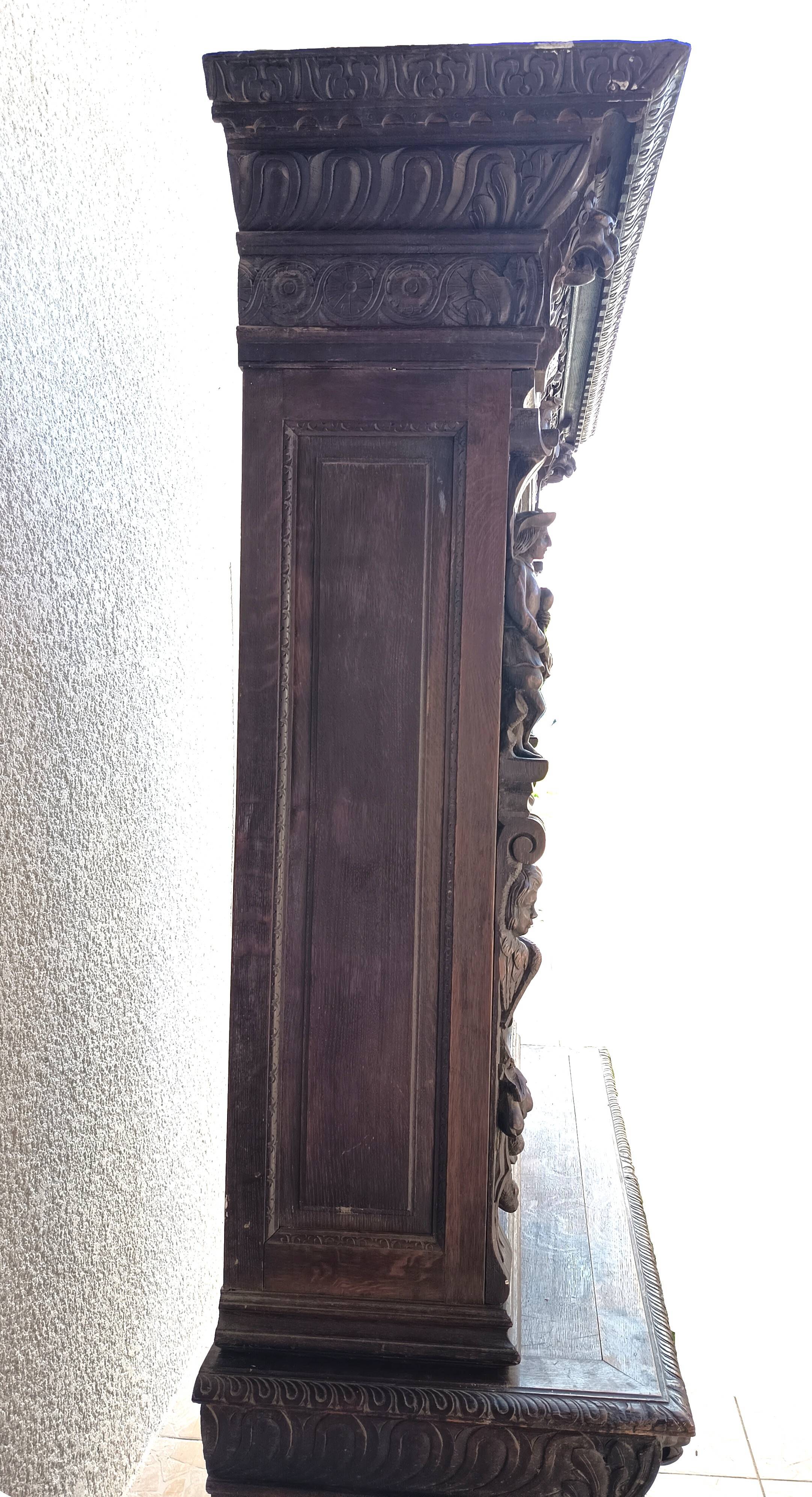 Renaissance oak library buffet from the 19th century.