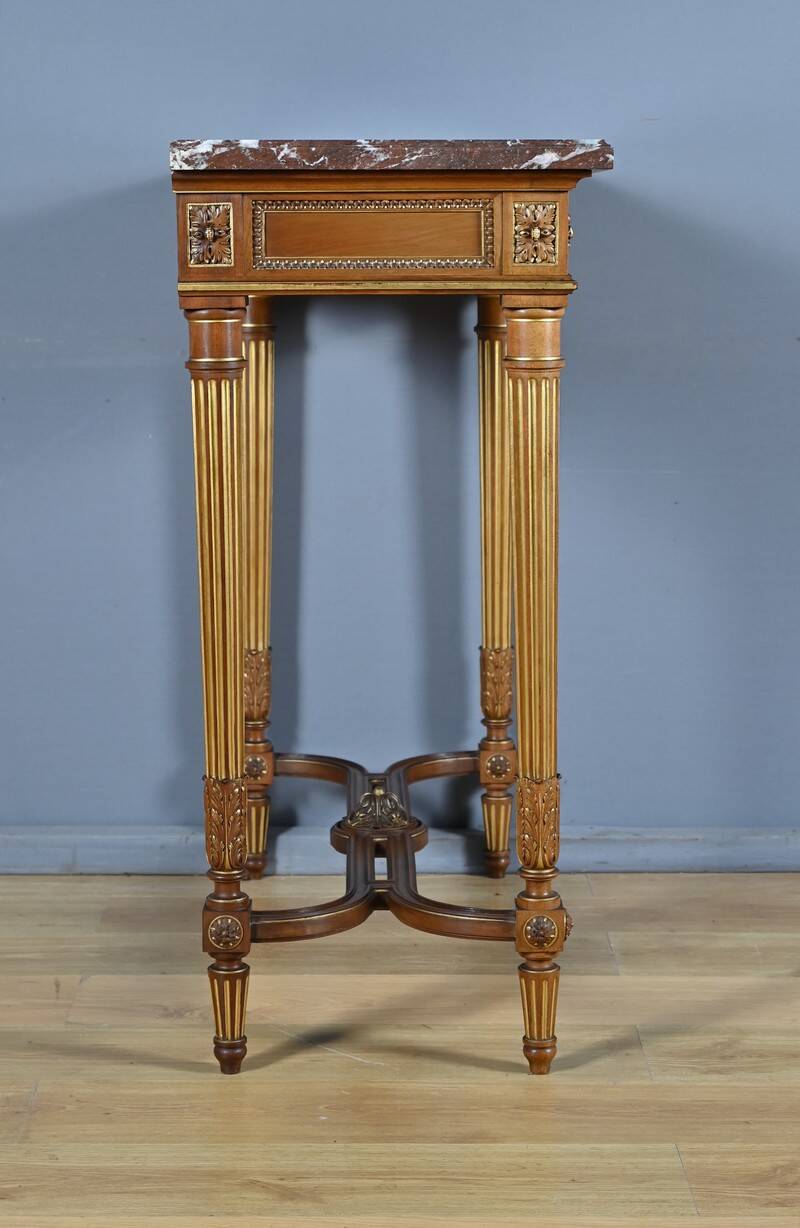 Console en acajou, style Louis XVI – 2ème moitié XIXe