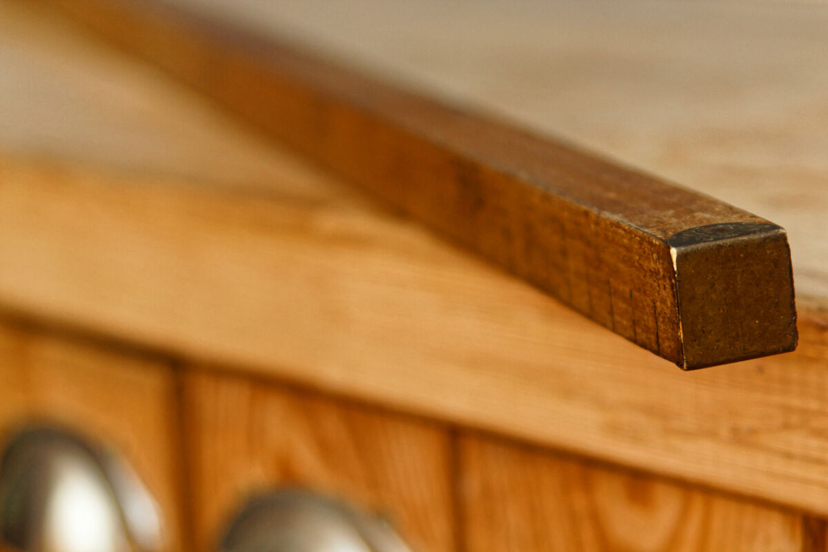 Metre of draper, oak