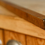 Metre of draper, oak