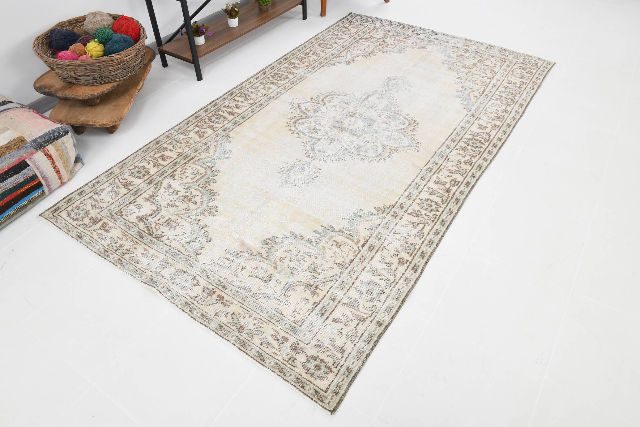 6x9 classic brown & beige vintage rug, 153x272cm