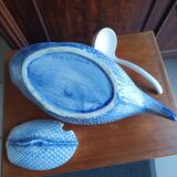 Fish-shaped slip tureen