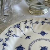 8 English dinner plates