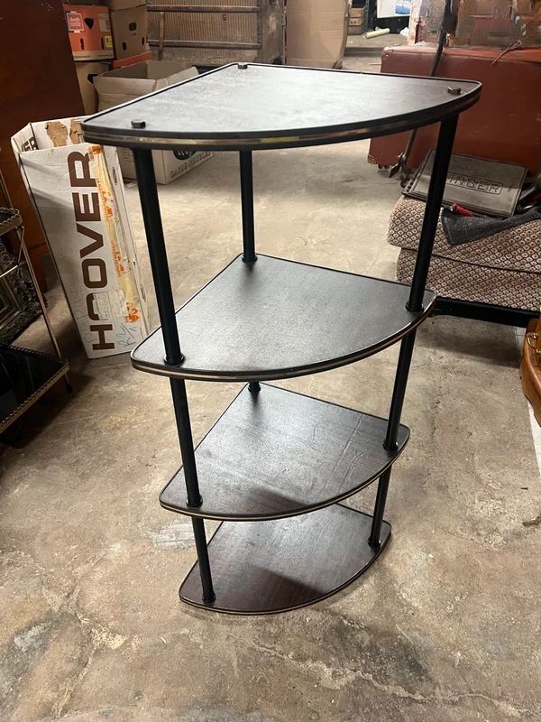 Étagère vintage d’angle