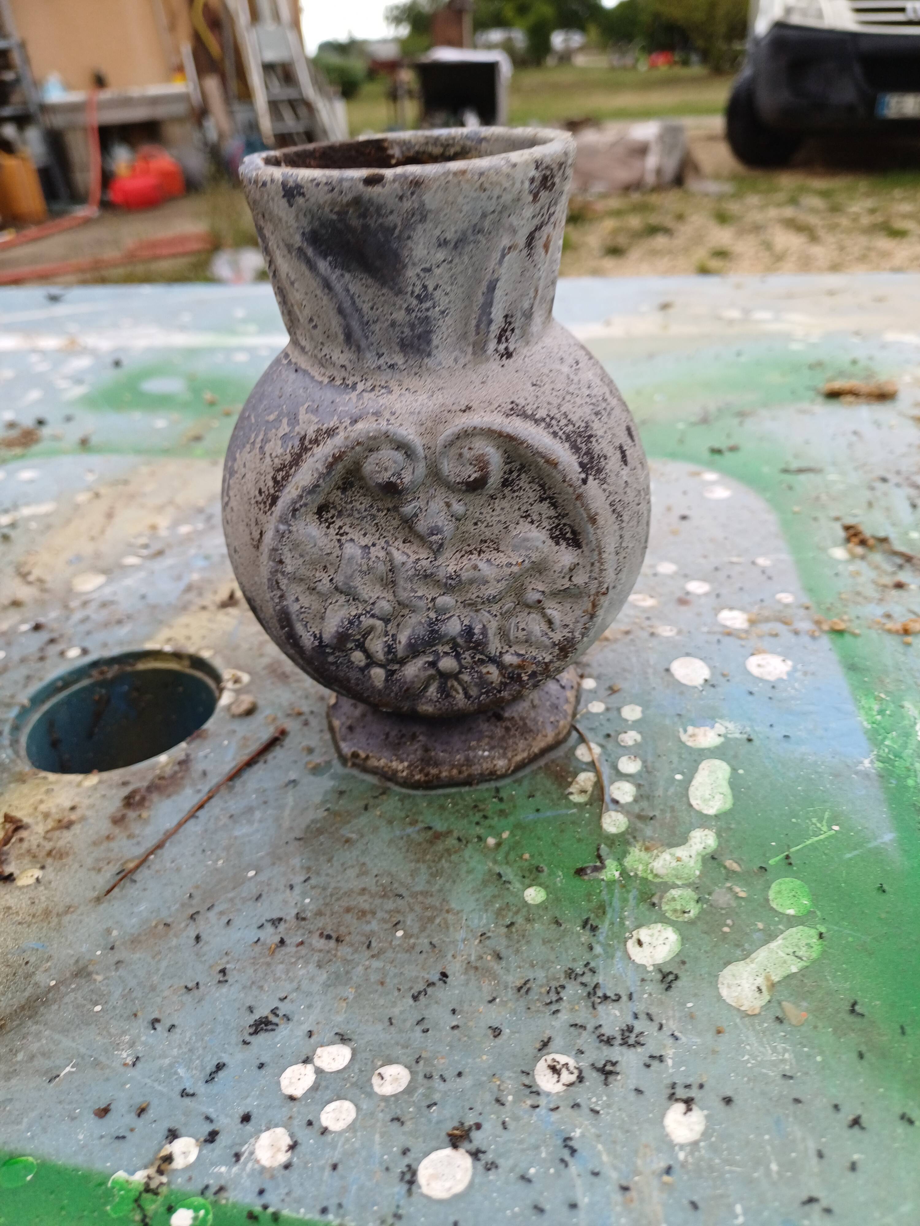 Pair of Cast Iron Vases 1900 from Charleville-Mézières