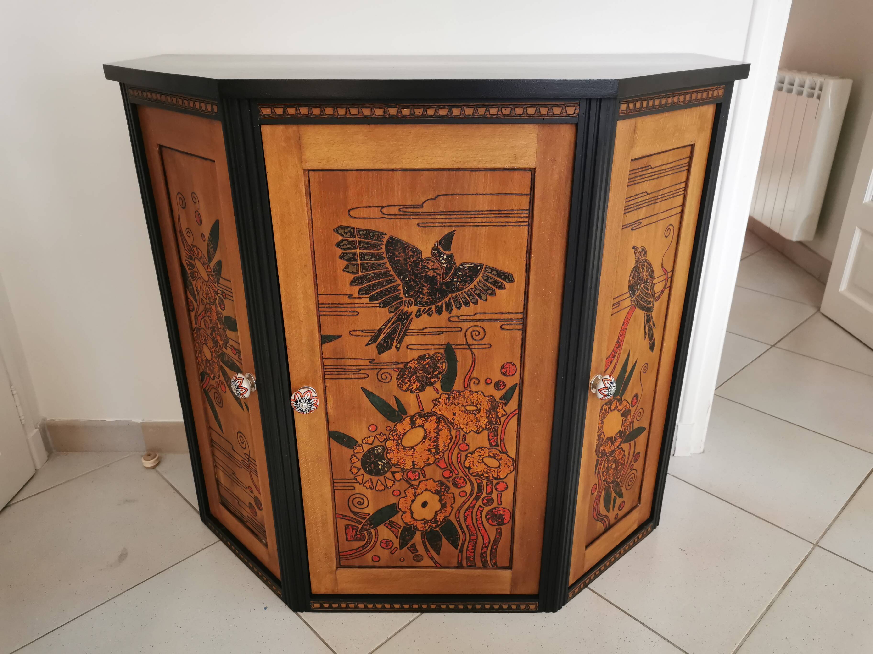 Birds buffet storage unit