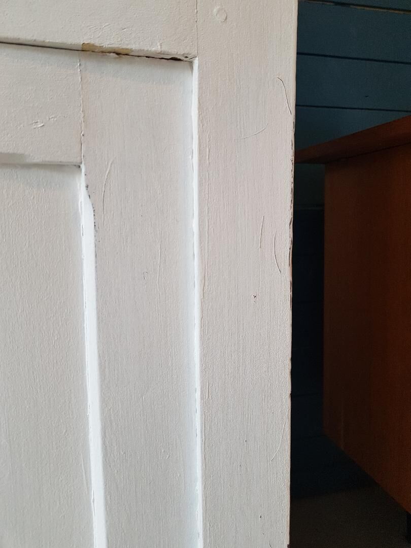 Former parisian buffet white