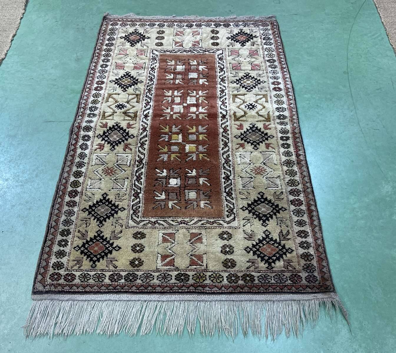 Handmade Iranian wool rug - L=1m47 l=91cm