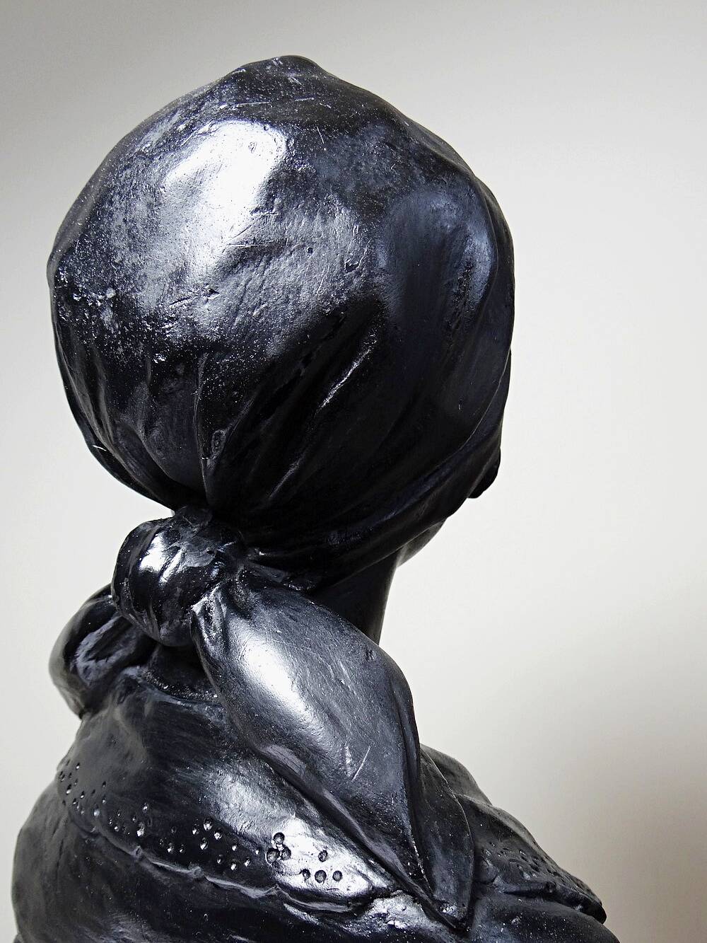 Plaster bust of a young woman 1900-1930 monochrome Citti & Frère