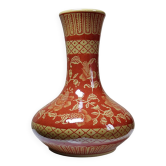20th century Chinese vase, hand-painted ceramic in an unusual red hue.