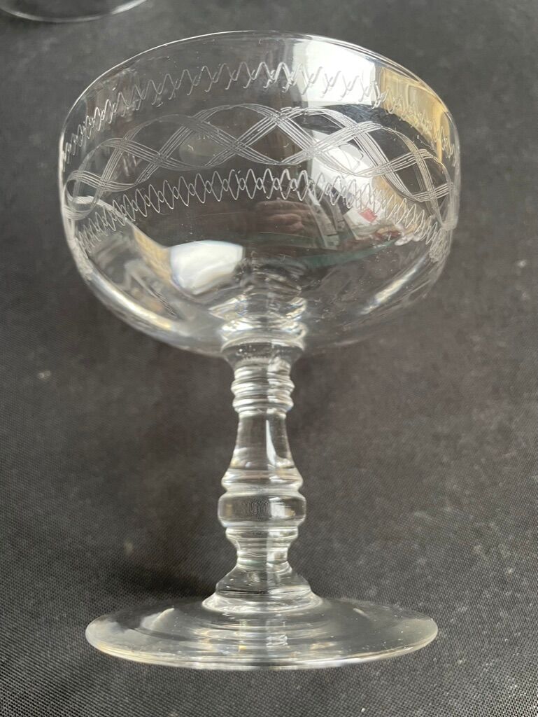 8 Guilloche crystal champagne glasses - Art Nouveau