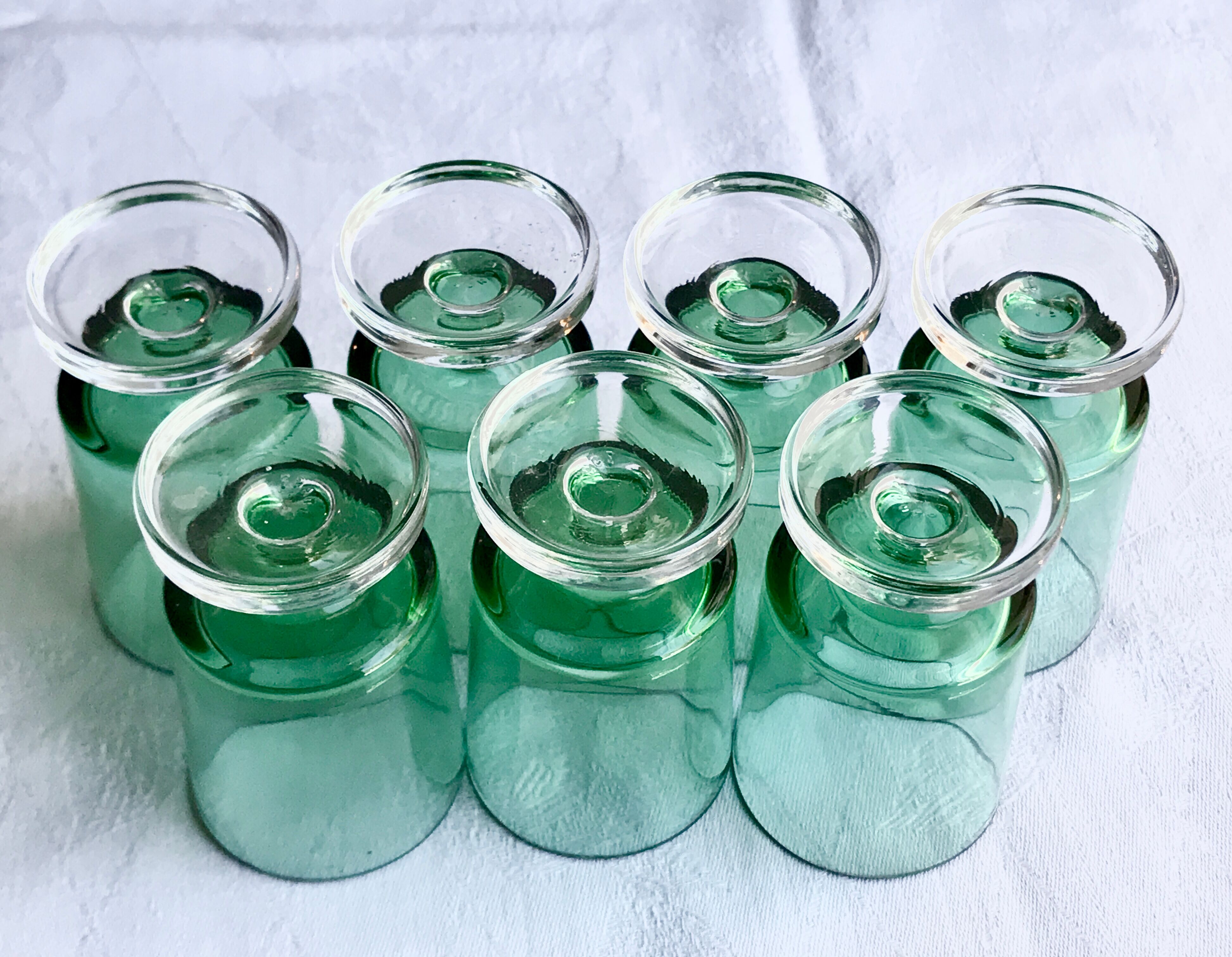 luminarc france - 7 glasses with liqueur "cavalier" of green color - vintage 70s