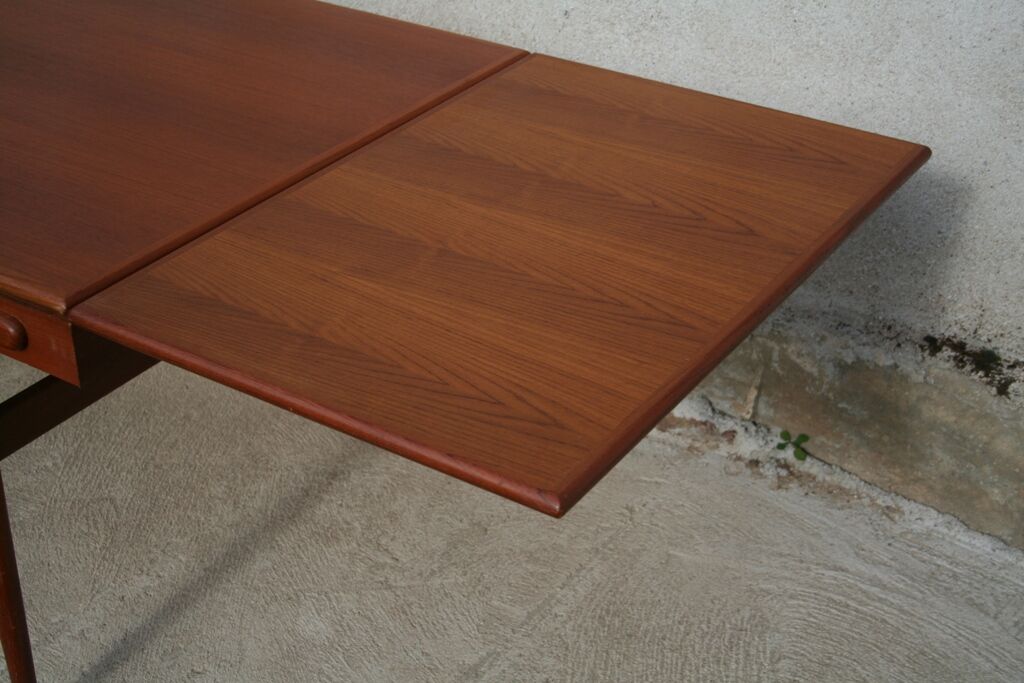 Ejvind A. Johansson scandinavian danish teak extendable dining table for Ivan Gern Mobelfabrik 60