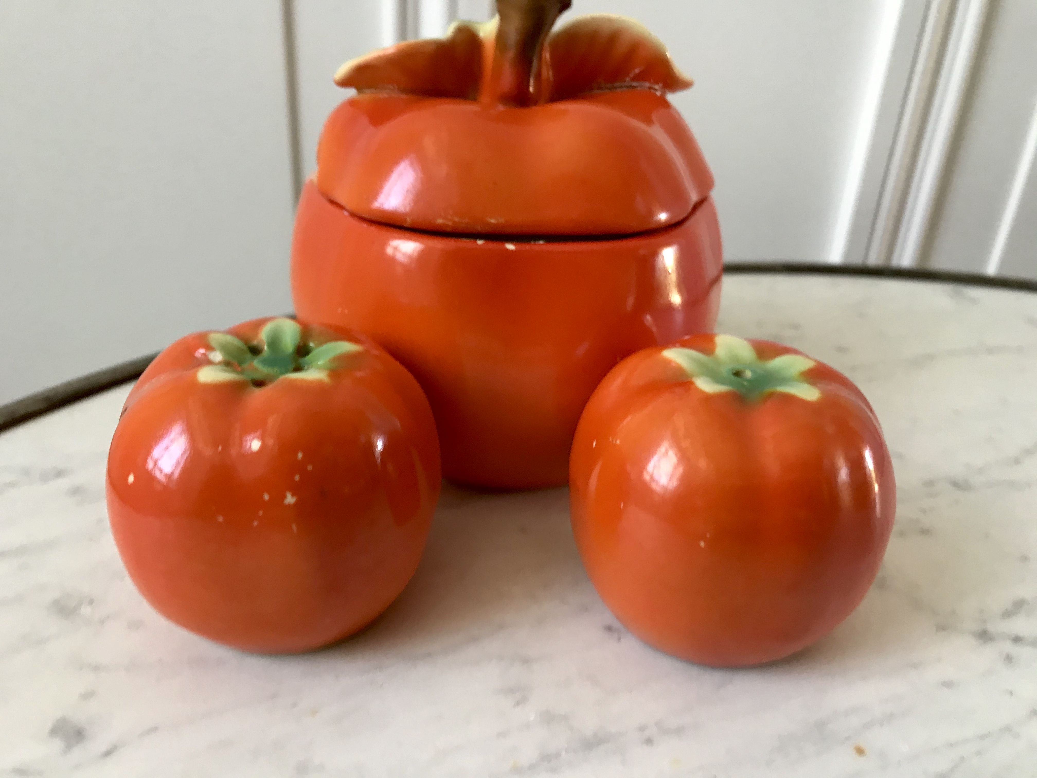 Set in tomato and leaf slurry (sausage maker, salt shaker, pepper tree and tray) vintage