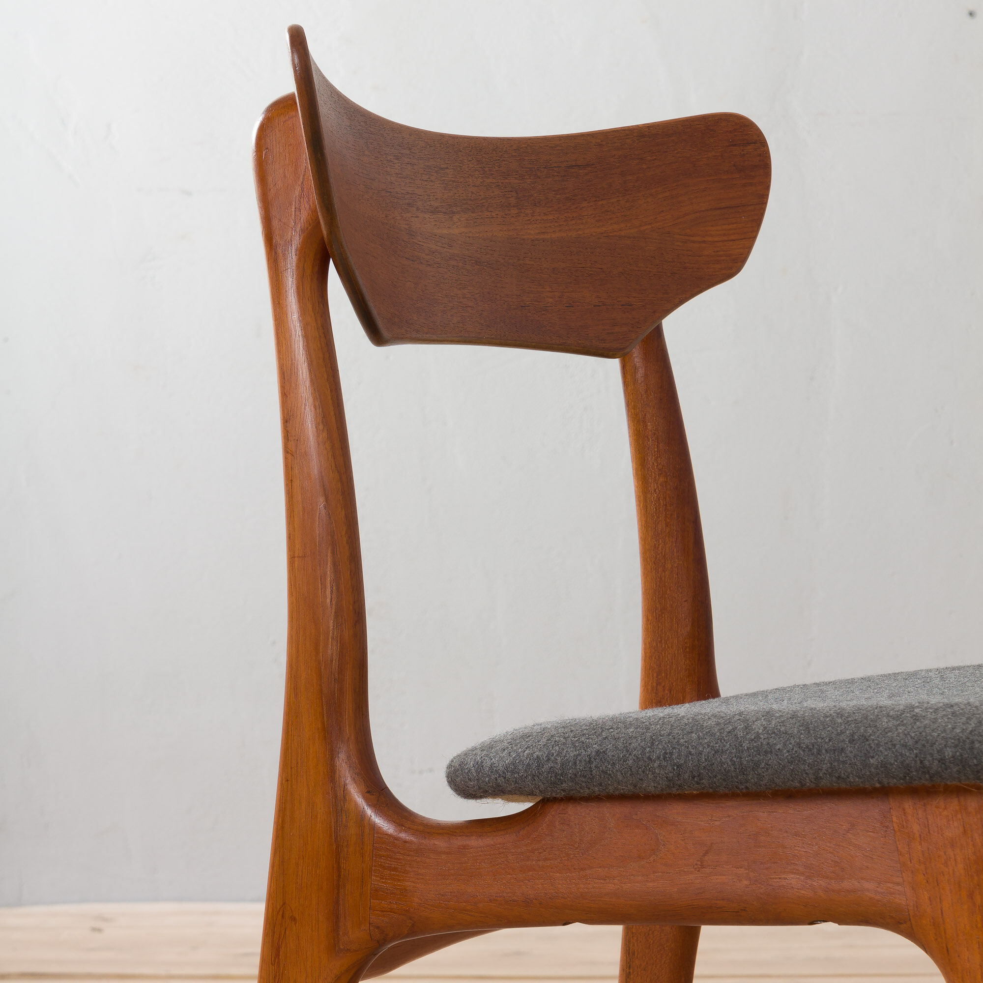 Set of 4 Schønning & Elgaards Danish teak chairs in gray wool upholstery