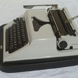 Erika 150 typewriter