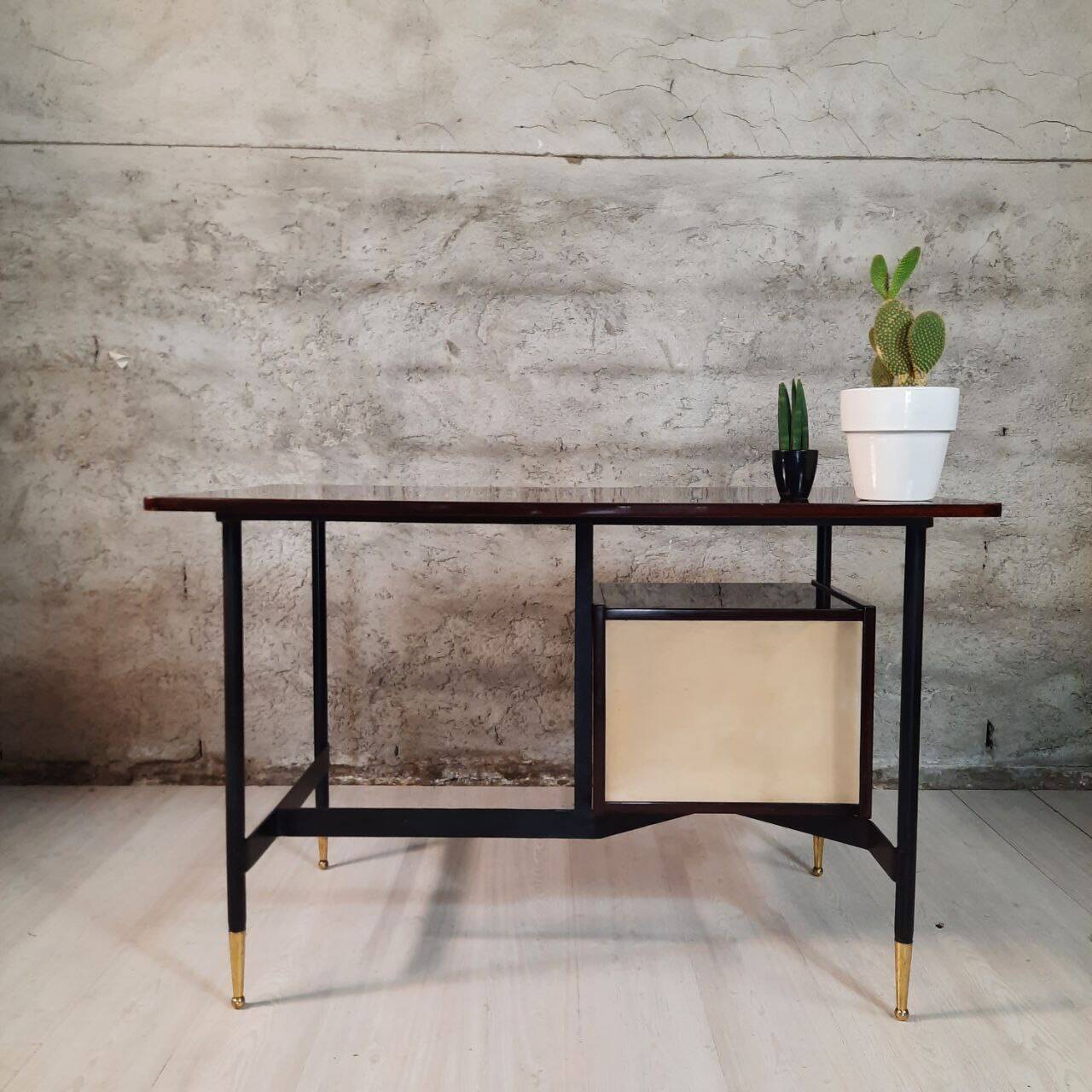 Vintage lacquered top desk with iron structure and pointed brass feet