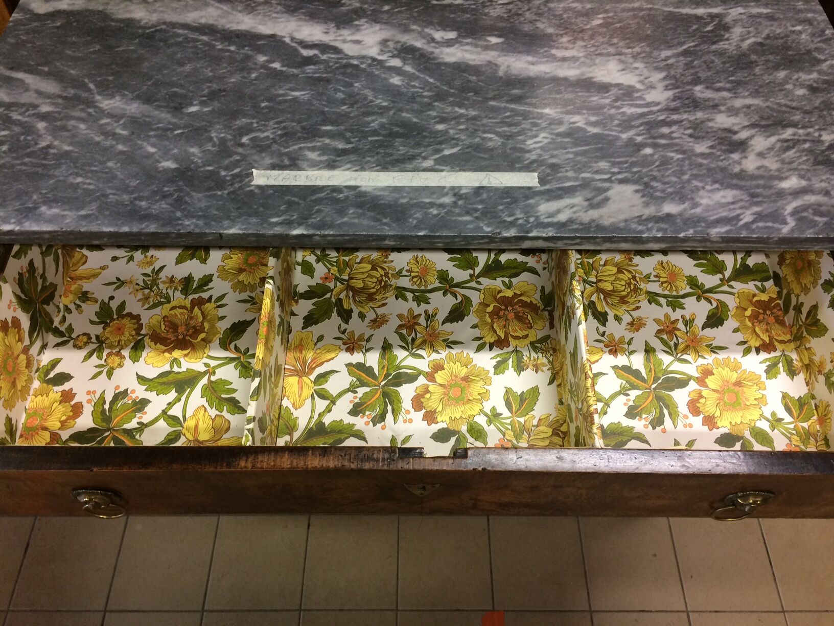 Empire dresser 3 drawers and grey marble tray