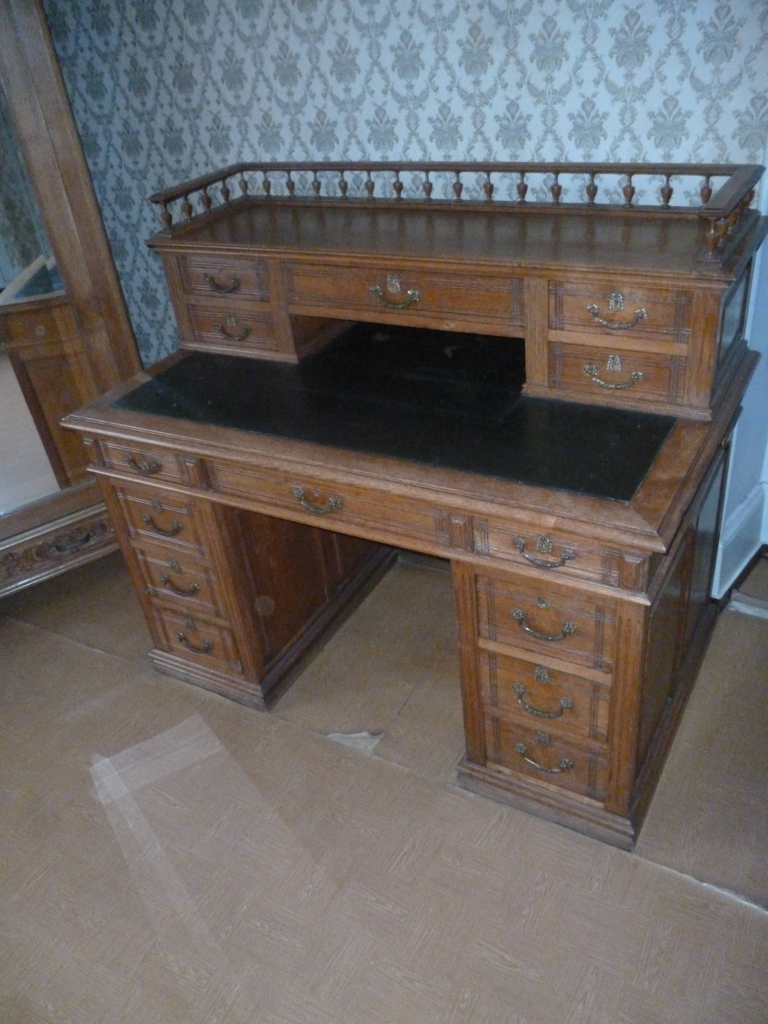 Oak desk