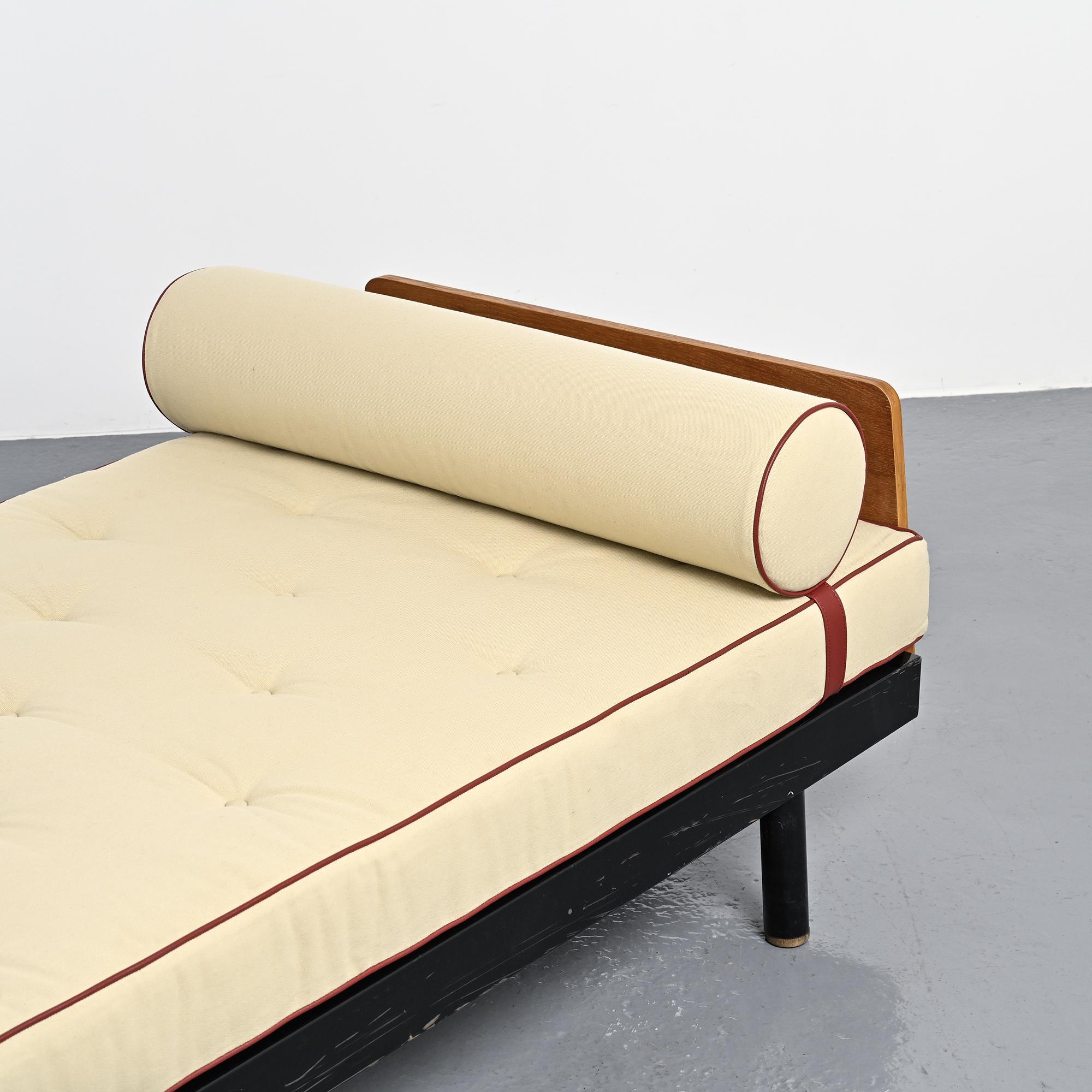 Lit de jour SCAL par Jean Prouvé, circa 1955