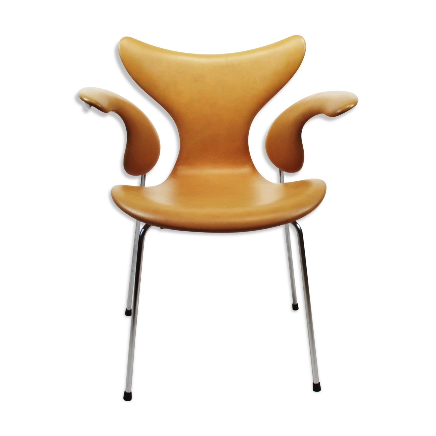 The Lily, model 3208, with armrests by Arne Jacobsen and Fritz Hansen
