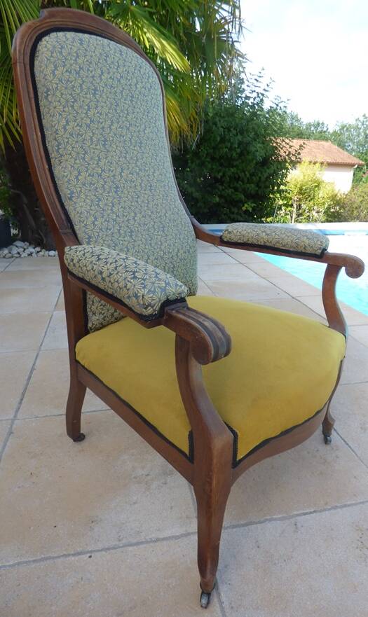 *Louis Philippe style Voltaire armchair in quality wood weathered by time - the backrest and l