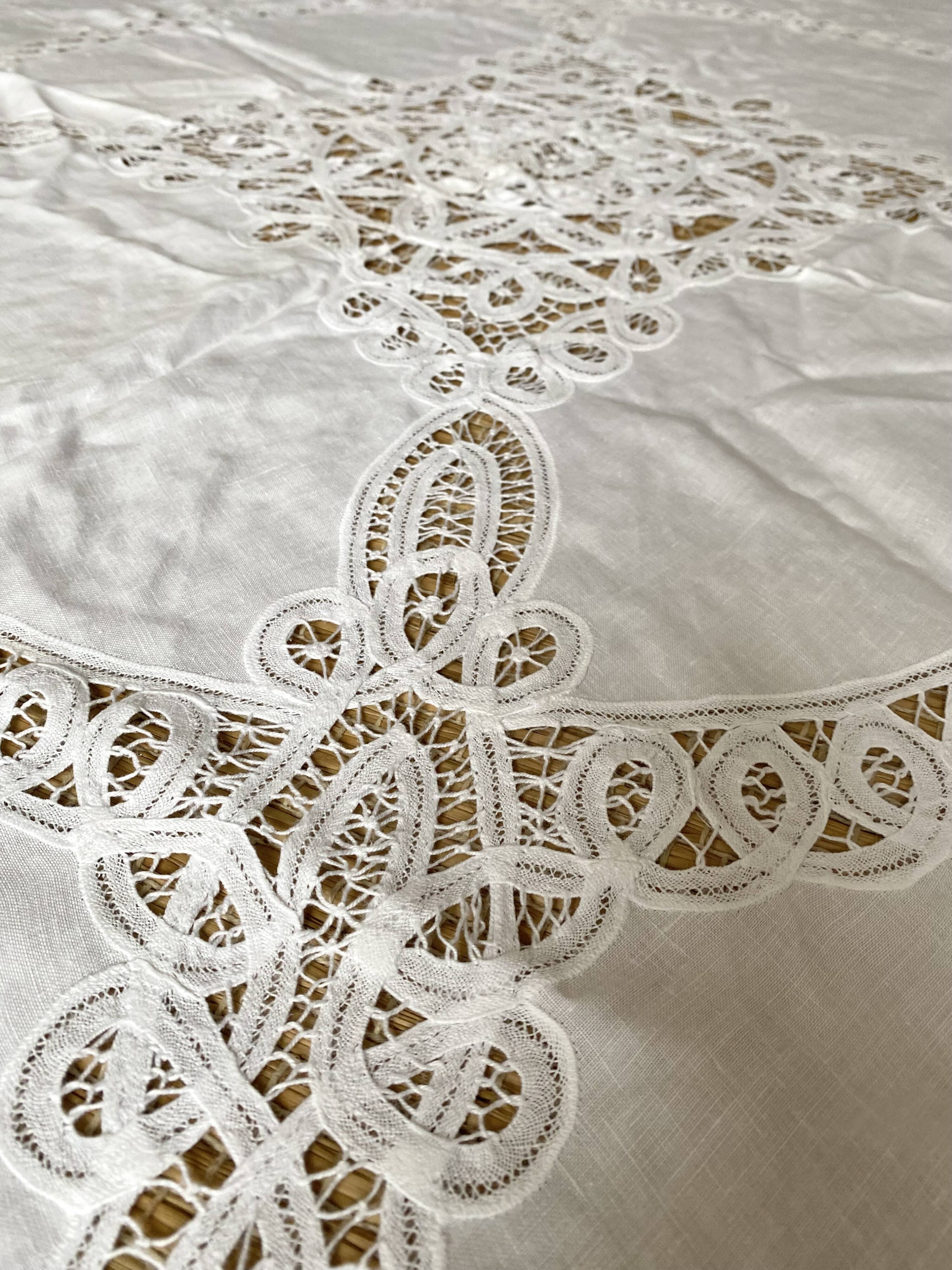 White cotton tablecloth with openwork embroidery 160X170 cm