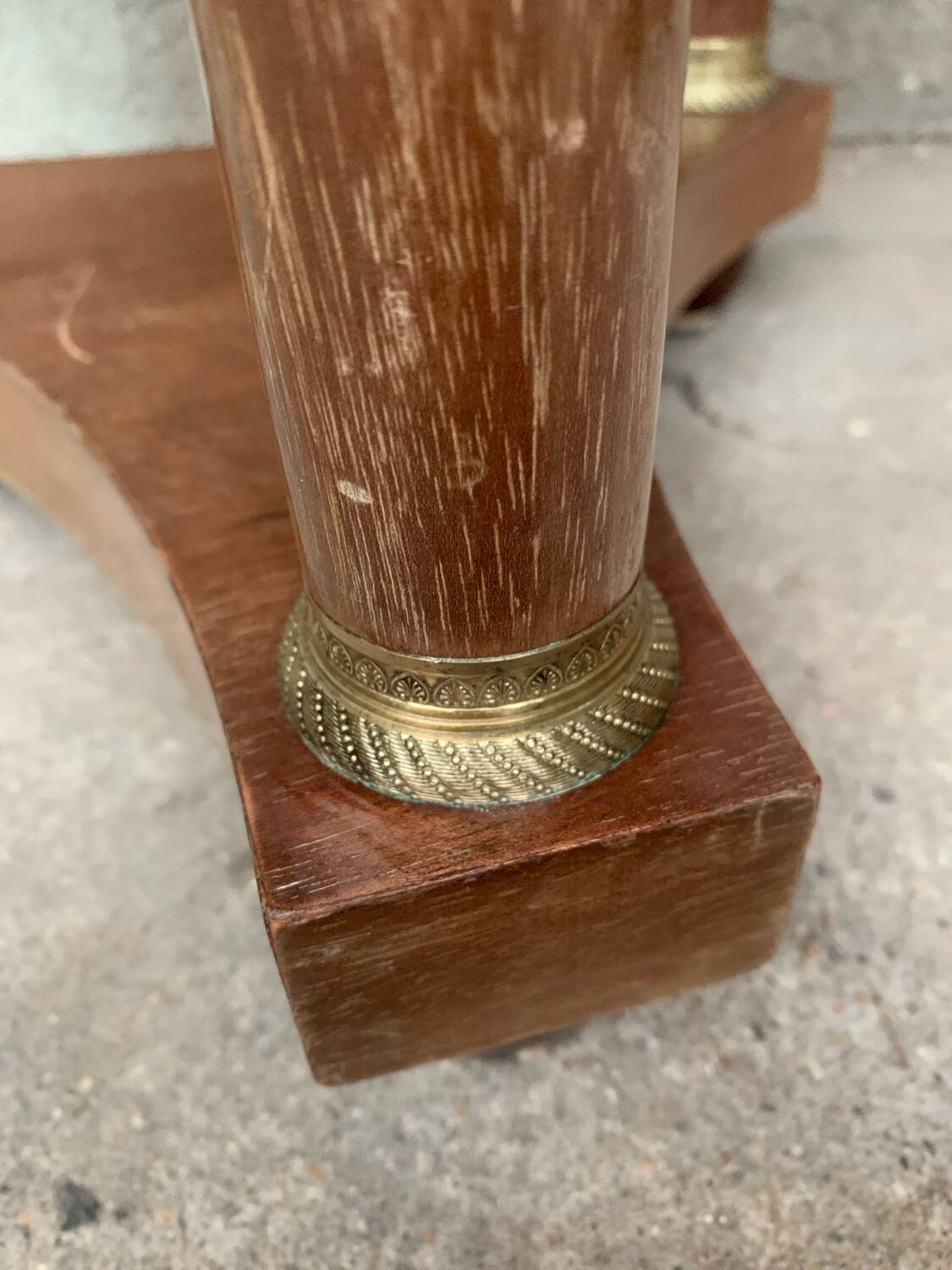 Empire pedestal table